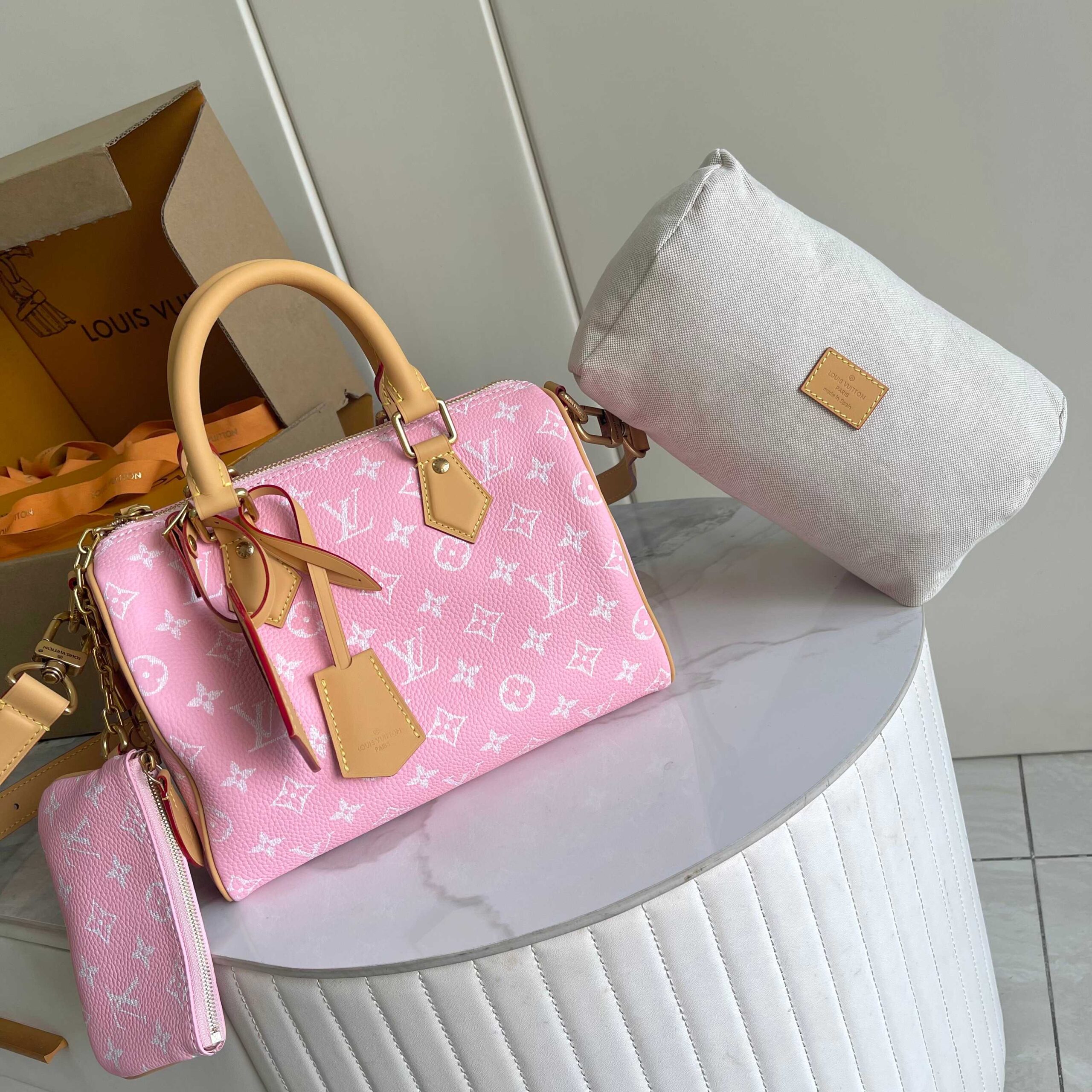 Speedy P9 Bandoulière 25 Monogram Leather Handbag - Image 2