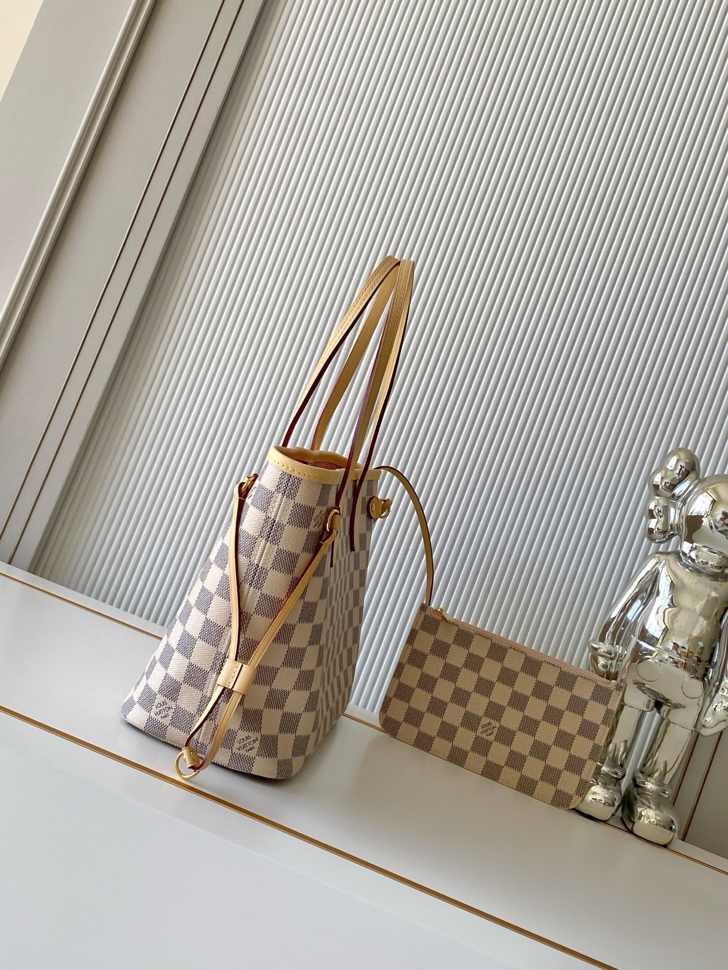 Louis Vuitton Neverfull Small Tote Bag in Damier Ebene Canvas - Image 2