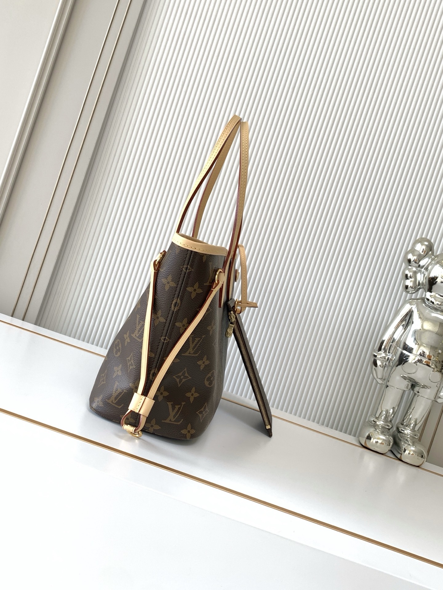 Louis Vuitton Neverfull Small Tote Bag in Damier Ebene Canvas - Image 2