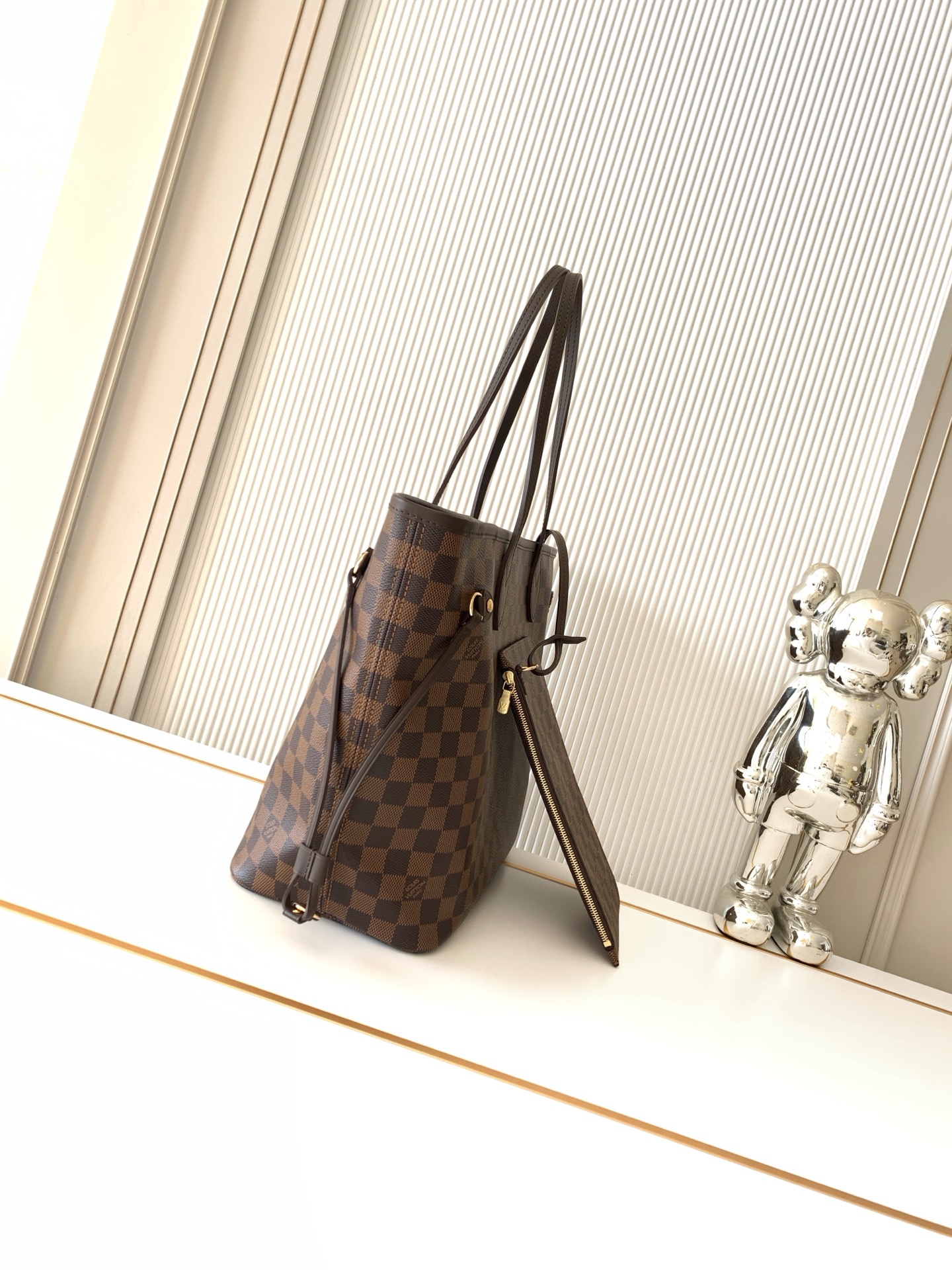 Louis Vuitton Neverfull MM Tote Bag - Image 2