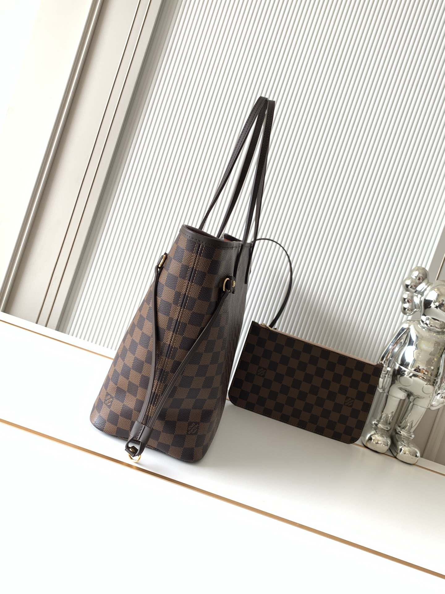 Louis Vuitton Neverfull MM Monogram Canvas Tote Bag - Image 2