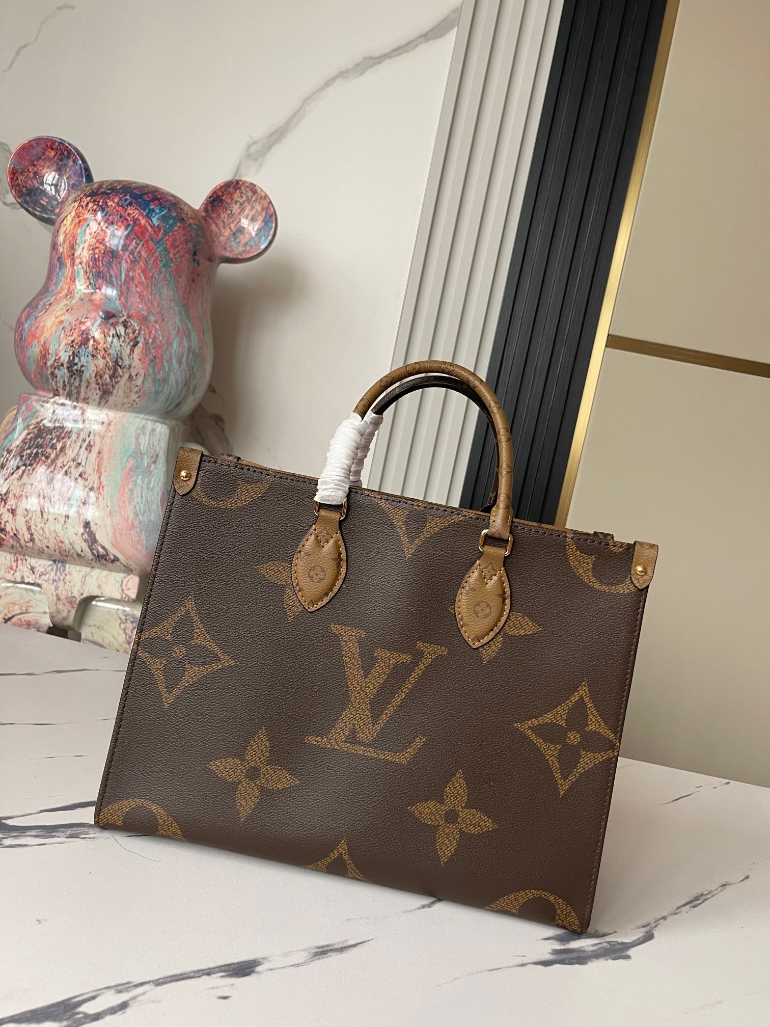 Louis Vuitton Onthego MM Monogram Tote Bag - Image 2