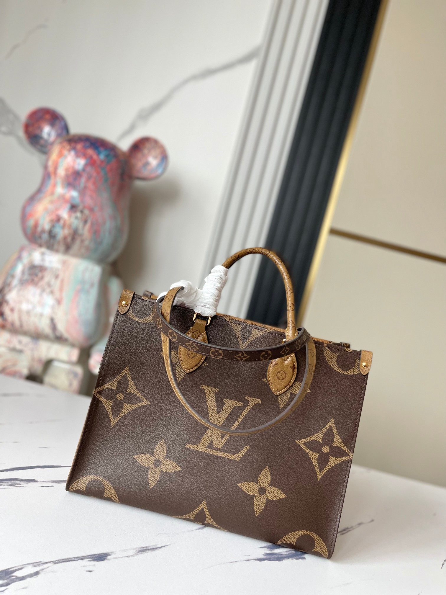 Louis Vuitton Onthego MM Tote Bag M45039 - Image 2