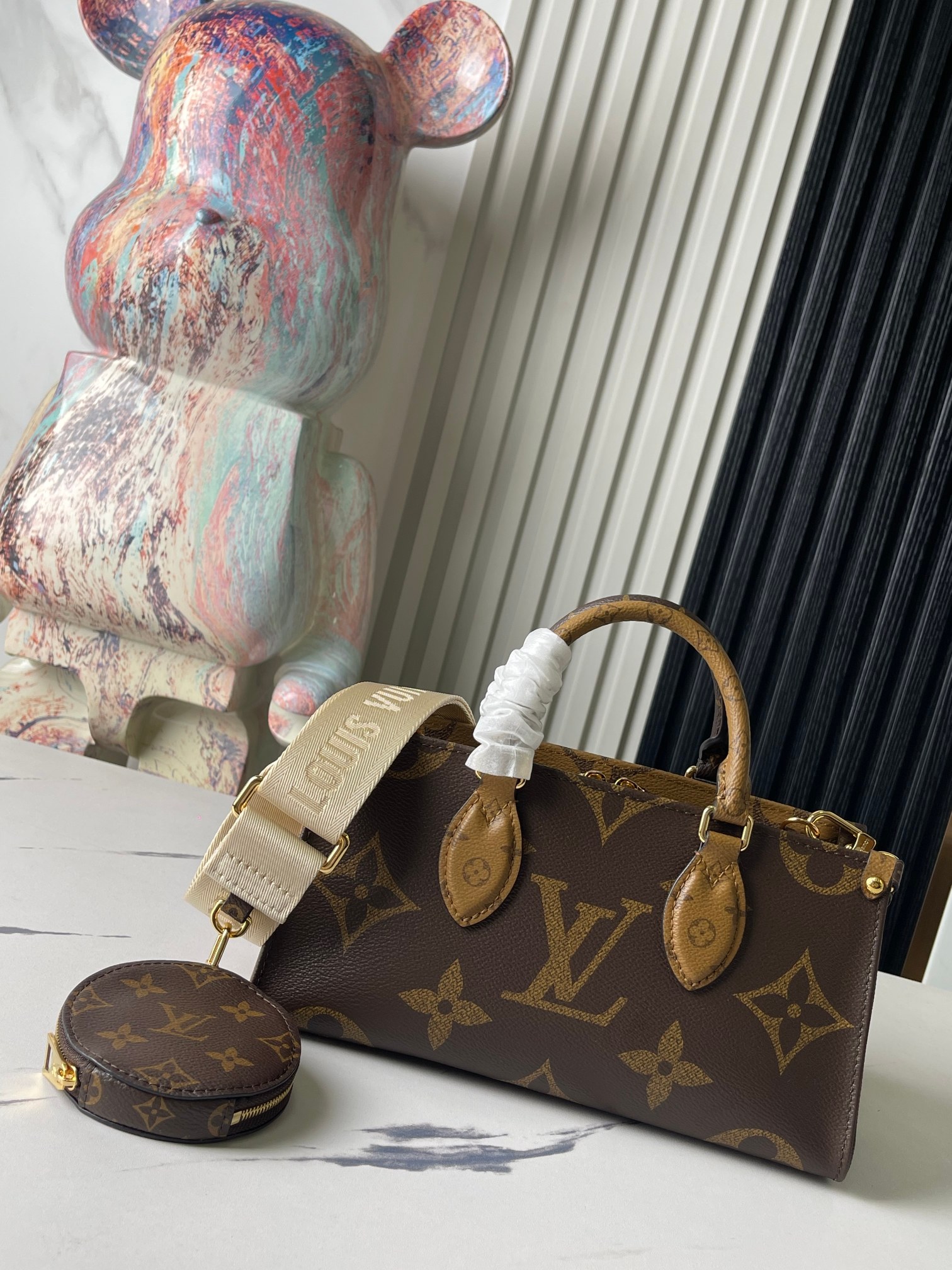 Louis Vuitton OnTheGo East West Tote Bag M46653 in Giant Monogram and Monogram Reverse Canvas - Image 2