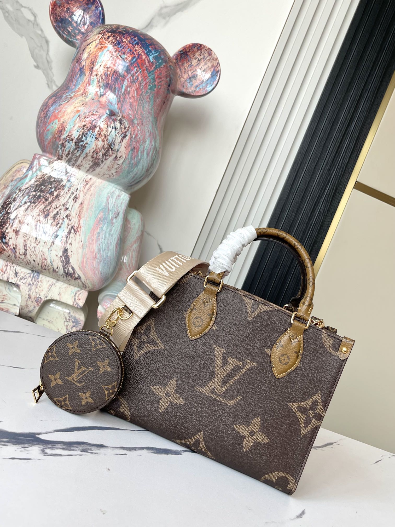 Louis Vuitton OnTheGo PM Monogram Reverse Tote Bag M46373 - Image 2