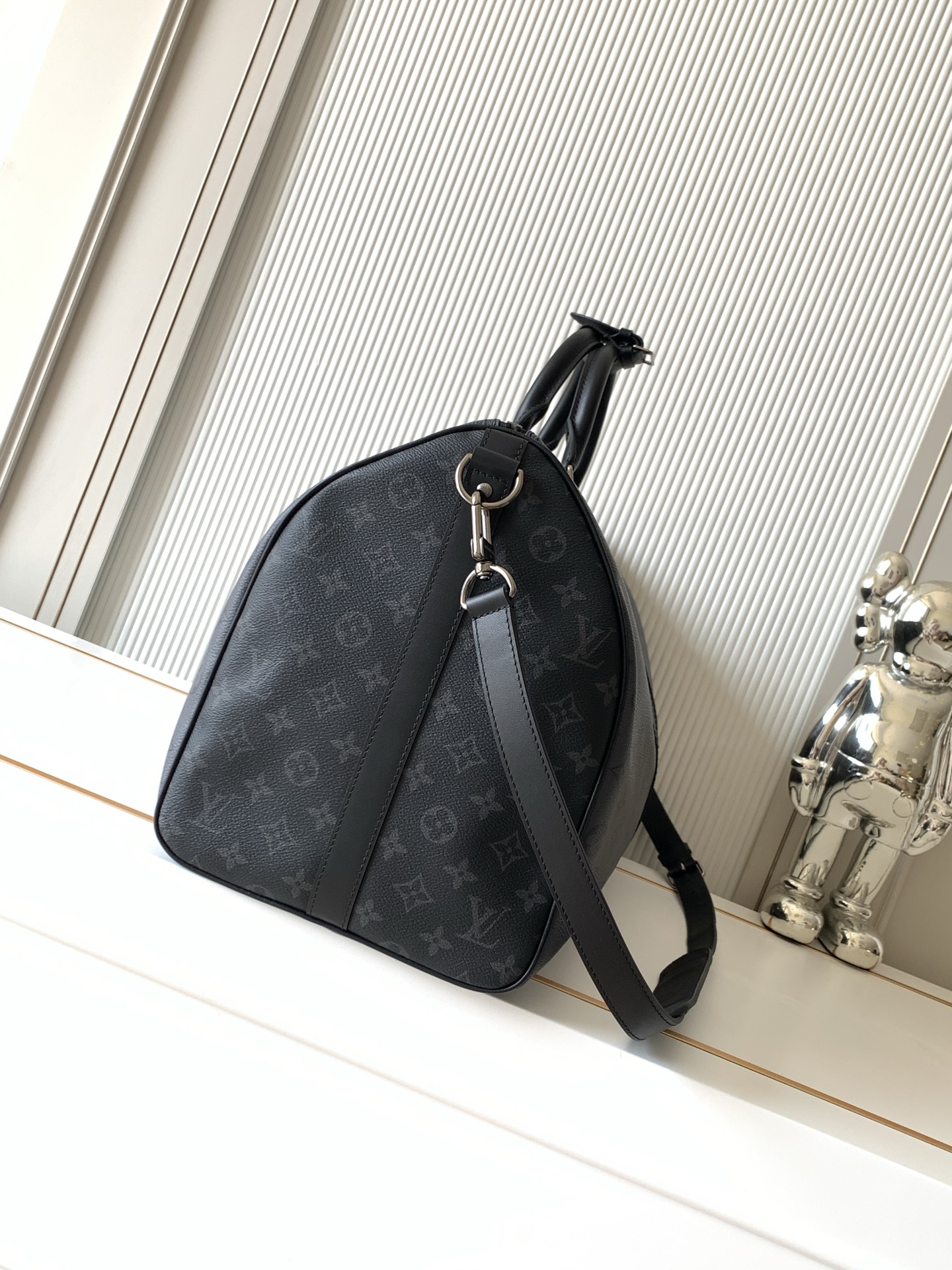 Louis Vuitton Keepall Bandoulière 50 Travel Bag in Monogram Eclipse Reverse Canvas - Image 2