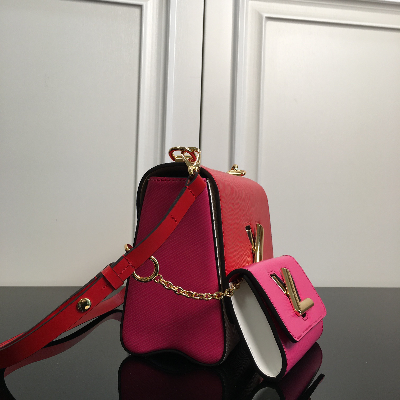 M55683 Red Two-Piece Twin Bag in Wave-Textured Leather - Image 2