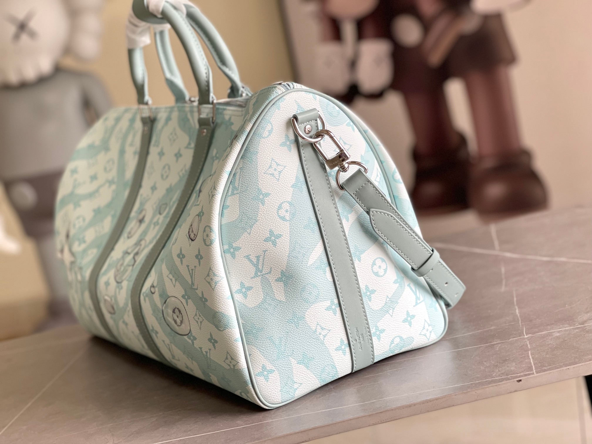Louis Vuitton Keepall Bandoulière 50 Travel Bag in Monogram Shadow - Image 2