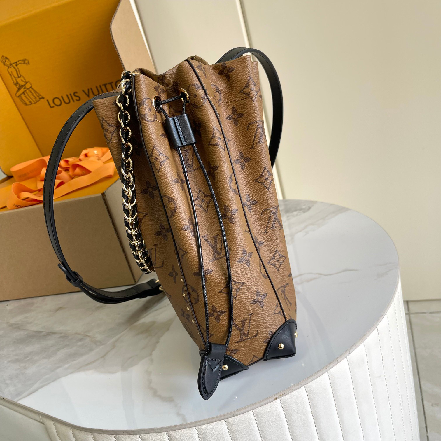 Louis Vuitton Noé Monogram Reverse Canvas Shoulder Bag - Image 2