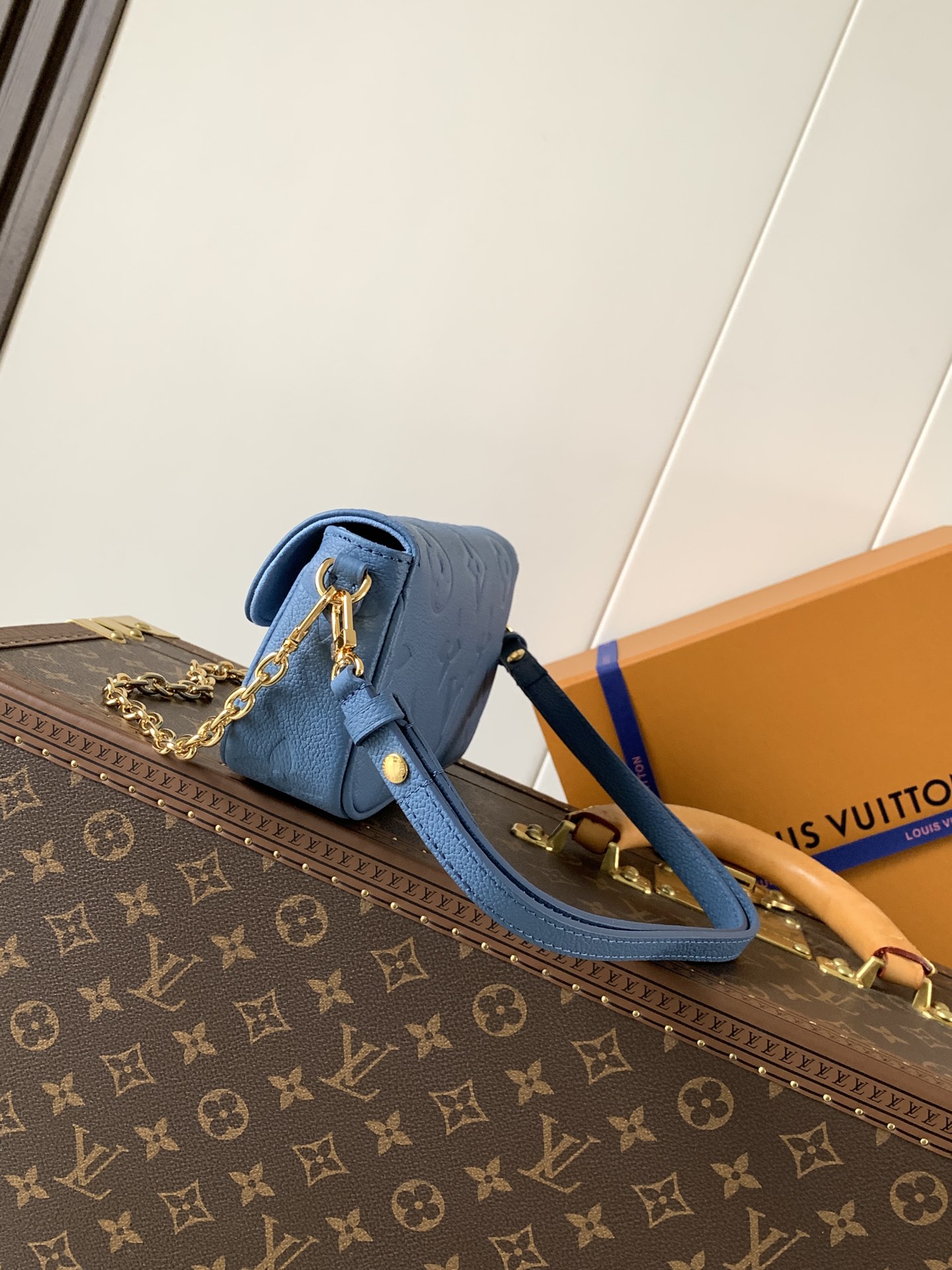 Louis Vuitton Wallet On Chain Ivy in Monogram Empreinte Leather - Image 2