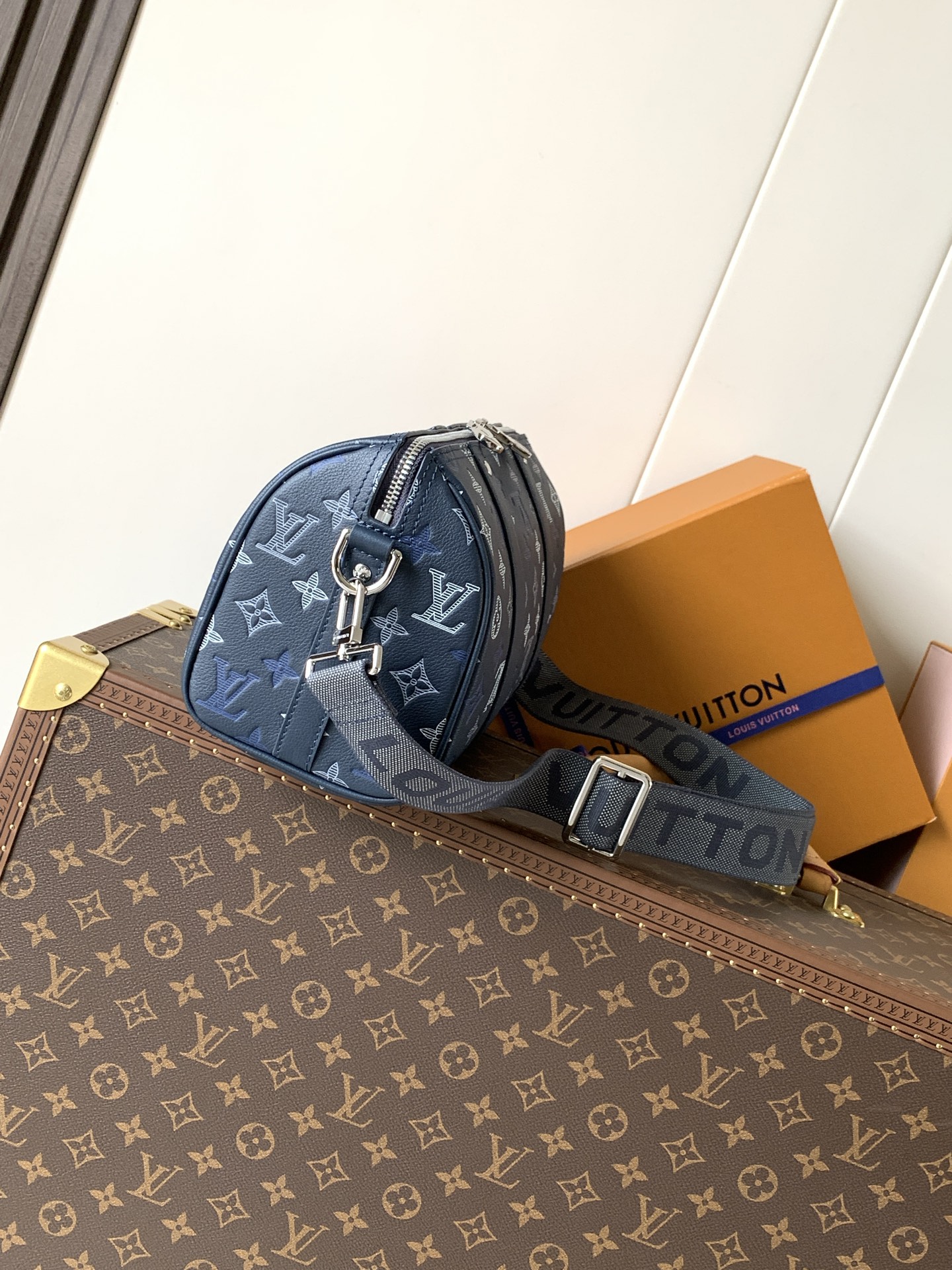 Louis Vuitton City Keepall M28617 Monogram Shadow Leather Travel Bag - Image 2