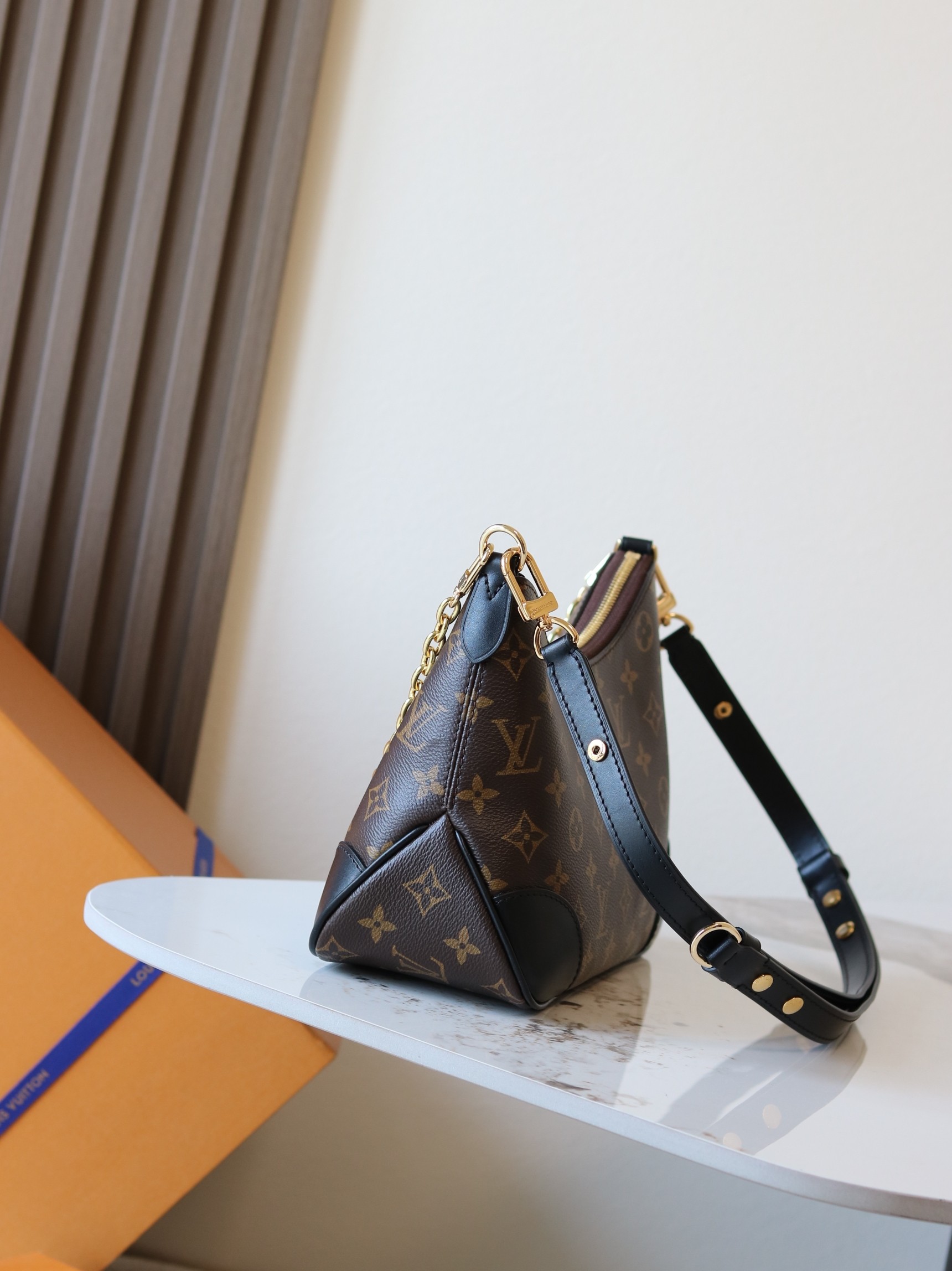 Louis Vuitton Boulogne Small Shoulder Bag in Monogram Canvas - Image 2