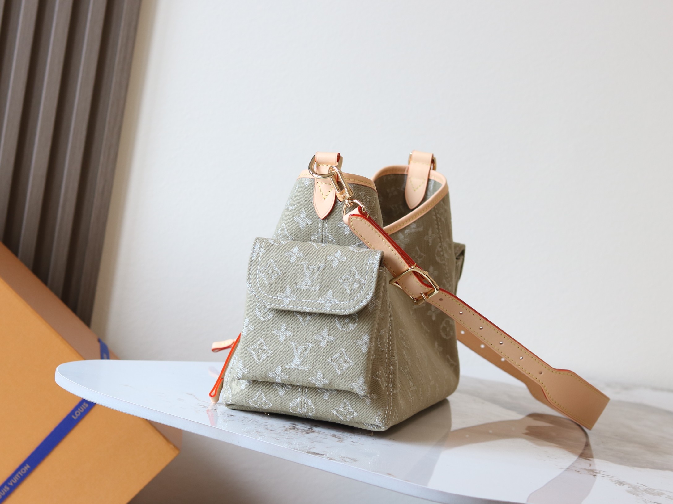 Louis Vuitton Carryall Cargo Small Denim Handbag - Image 2