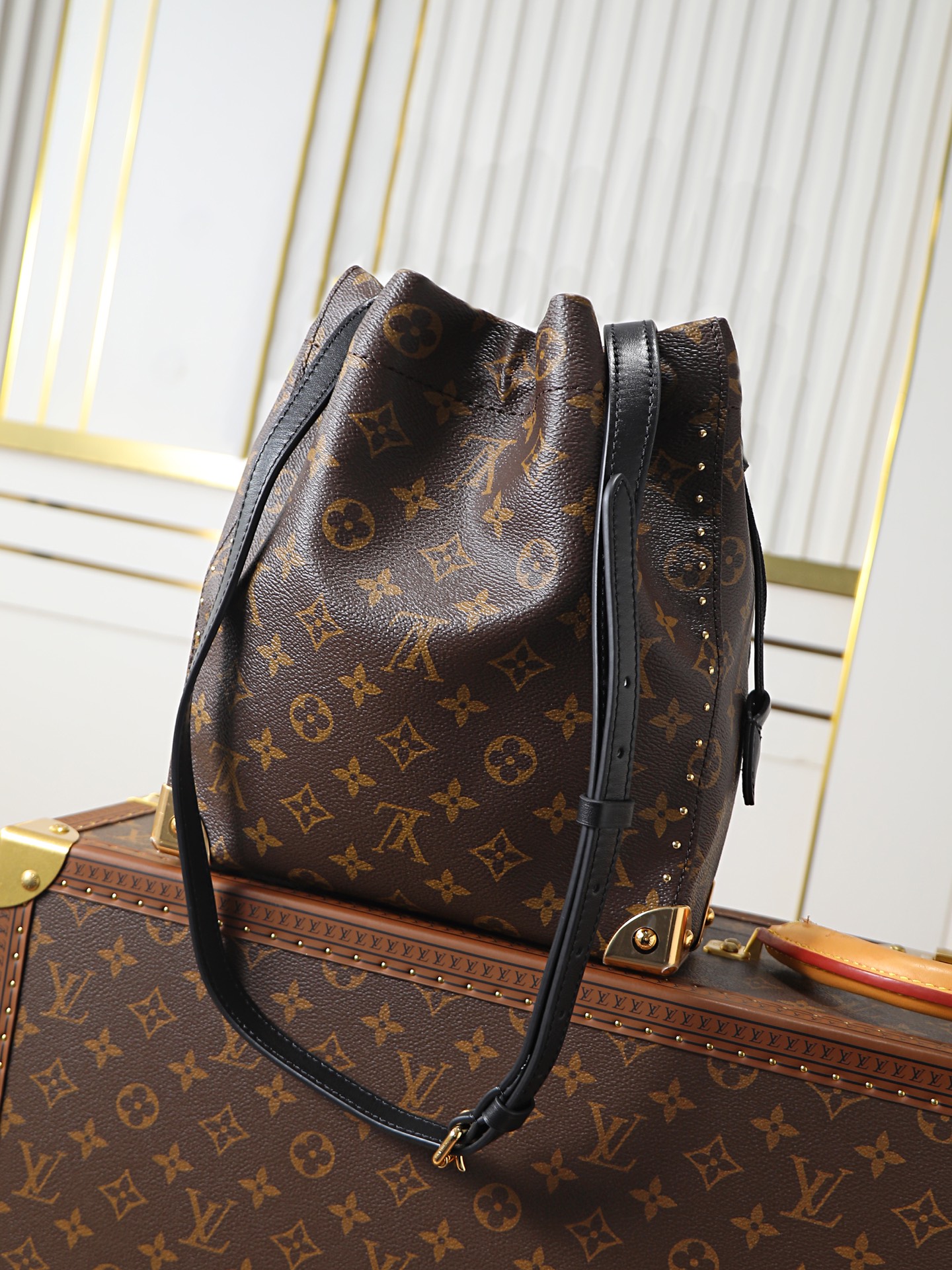 Noé Trunk Monogram Canvas Crossbody Bag M28515 - Image 2