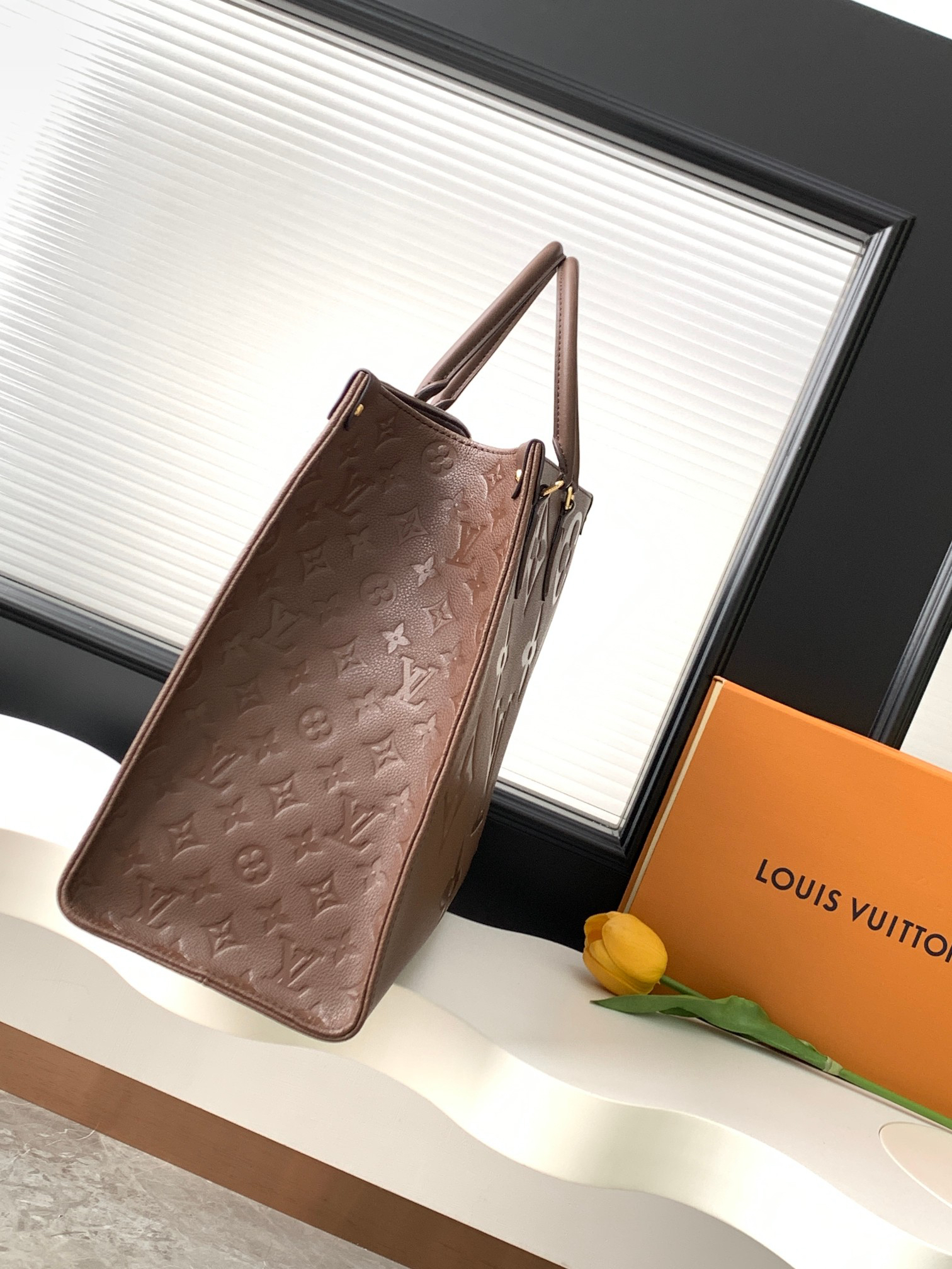 Louis Vuitton Onthego Monogram Tote Bag M44921/M44925 - Image 2