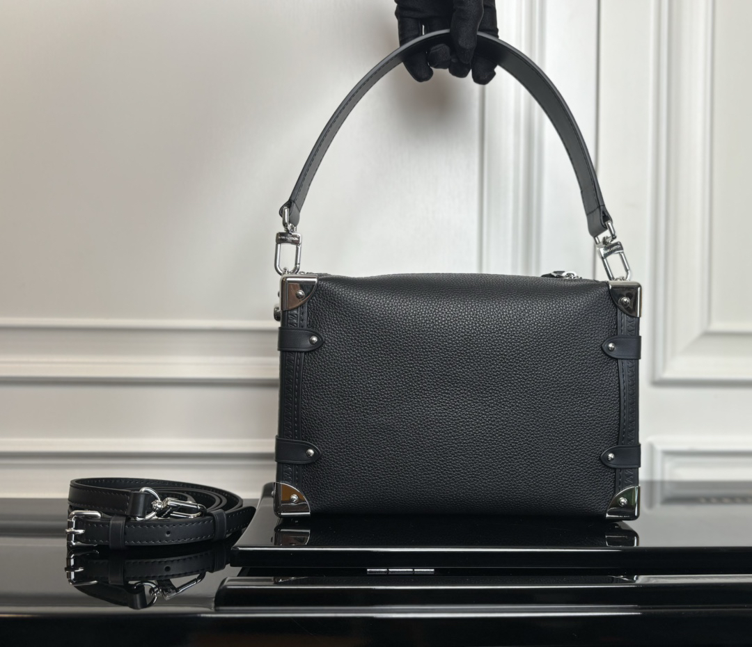 Louis Vuitton Side Trunk Medium Leather Crossbody Bag in Black - Image 2