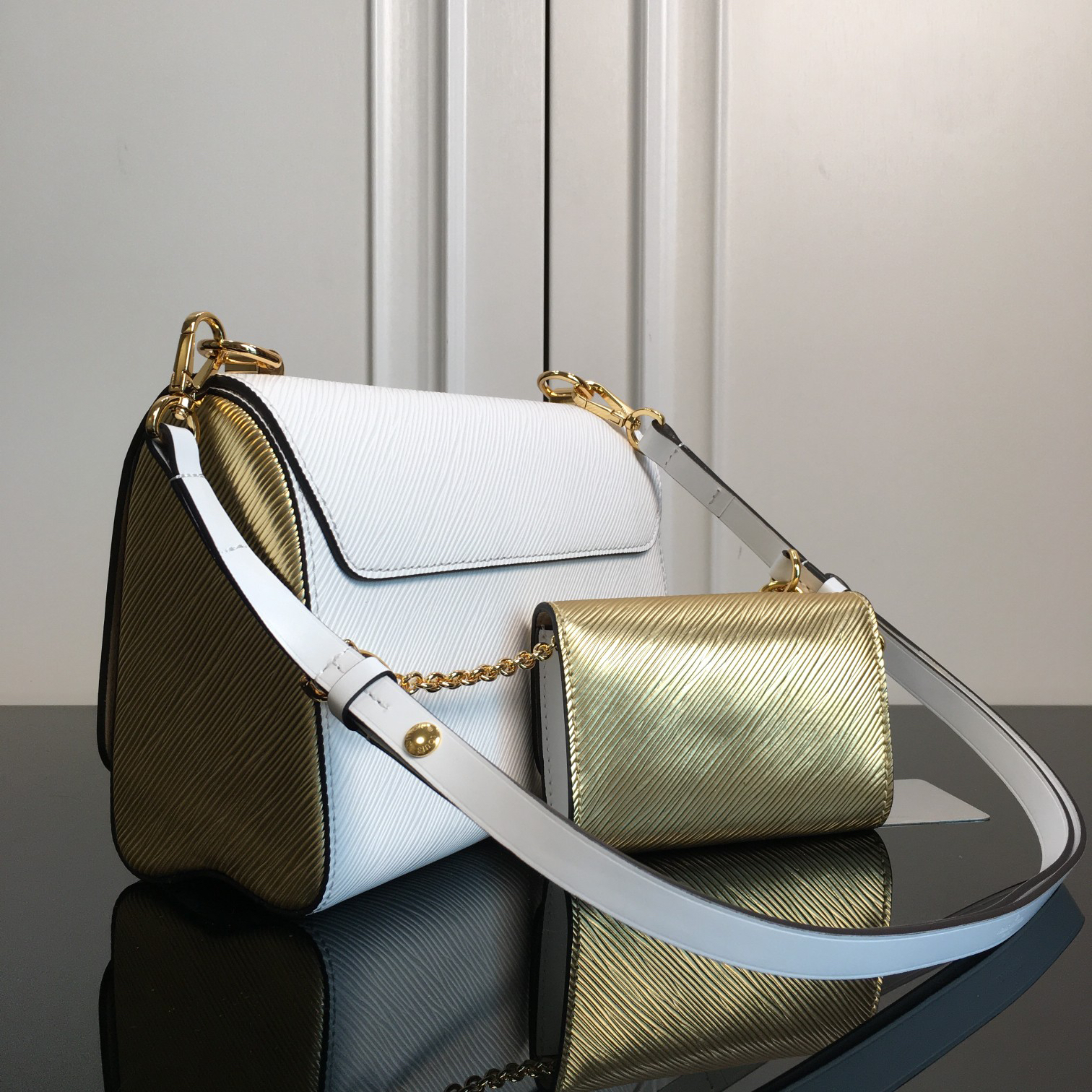 Louis Vuitton Twist Two-Piece Twin Bag in White Wave-Pattern Calfskin - Image 2