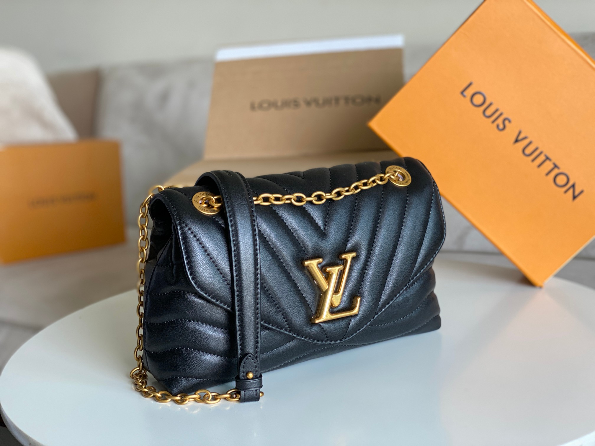 Louis Vuitton LV New Wave Chain Shoulder Bag - Image 2