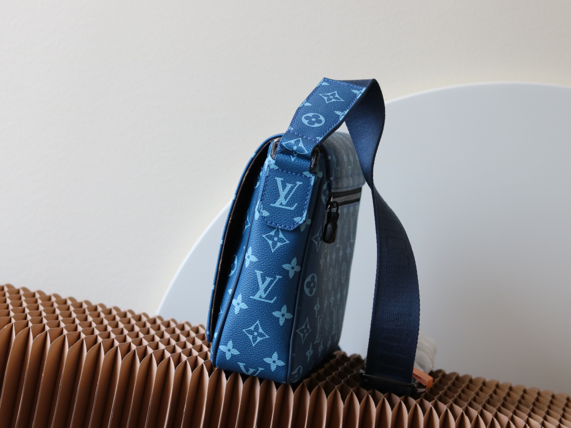 Louis Vuitton District PM Messenger Bag M23785, Blue Monogram Canvas - Image 2
