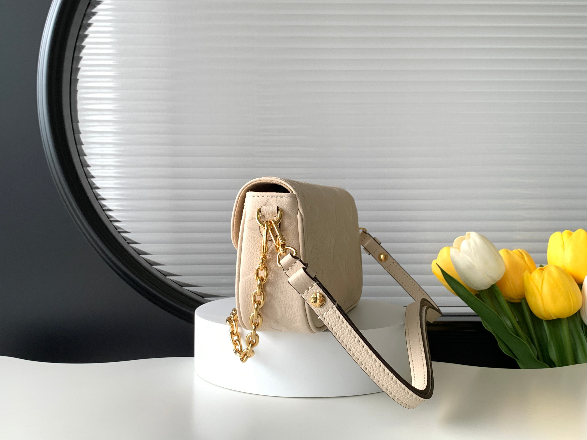 Louis Vuitton Wallet on Chain Ivy in Monogram Empreinte Leather - Image 2