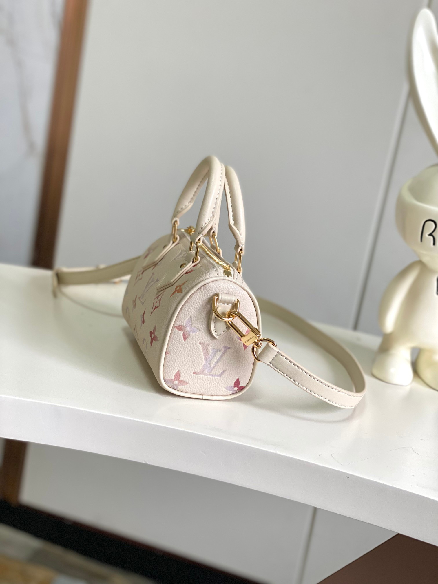 Louis Vuitton Nano Speedy Handbag M25591 in White Gradient - Image 2