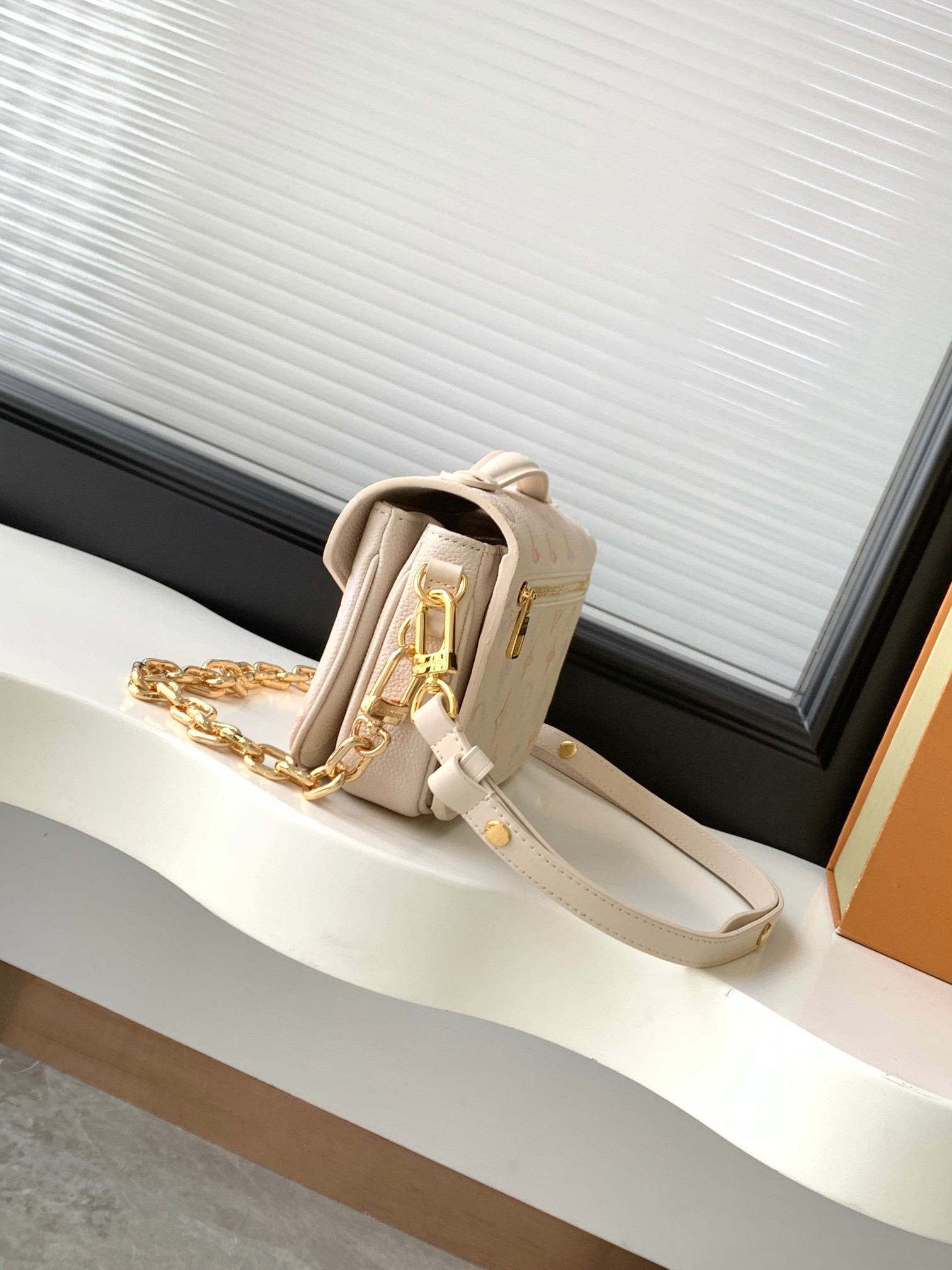 Louis Vuitton Pochette Métis East West Handbag in Dream Monogram - Image 2