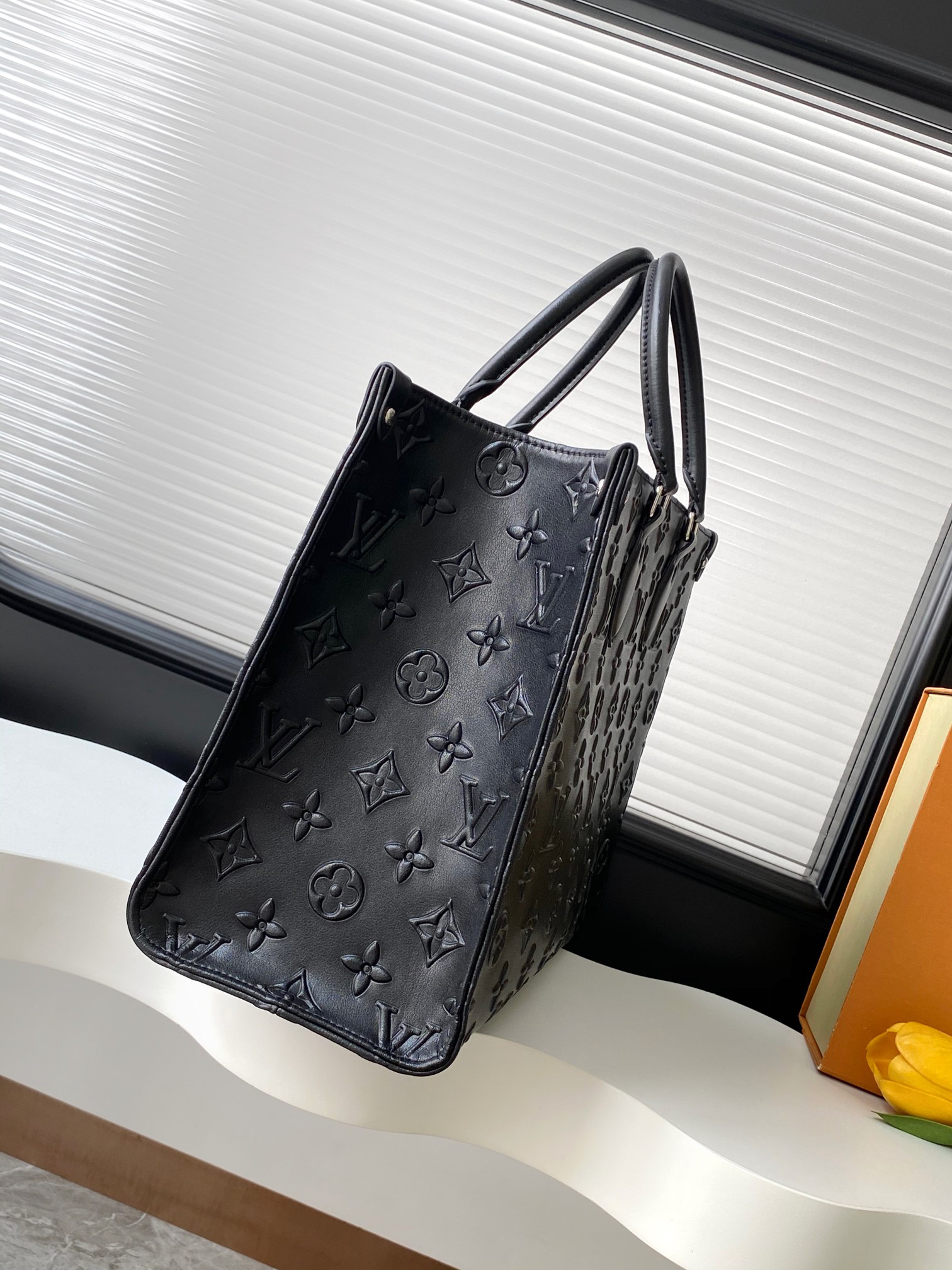 Louis Vuitton OnTheGo MM Tote Bag M14577 in Black Monogram Empreinte Leather - Image 2