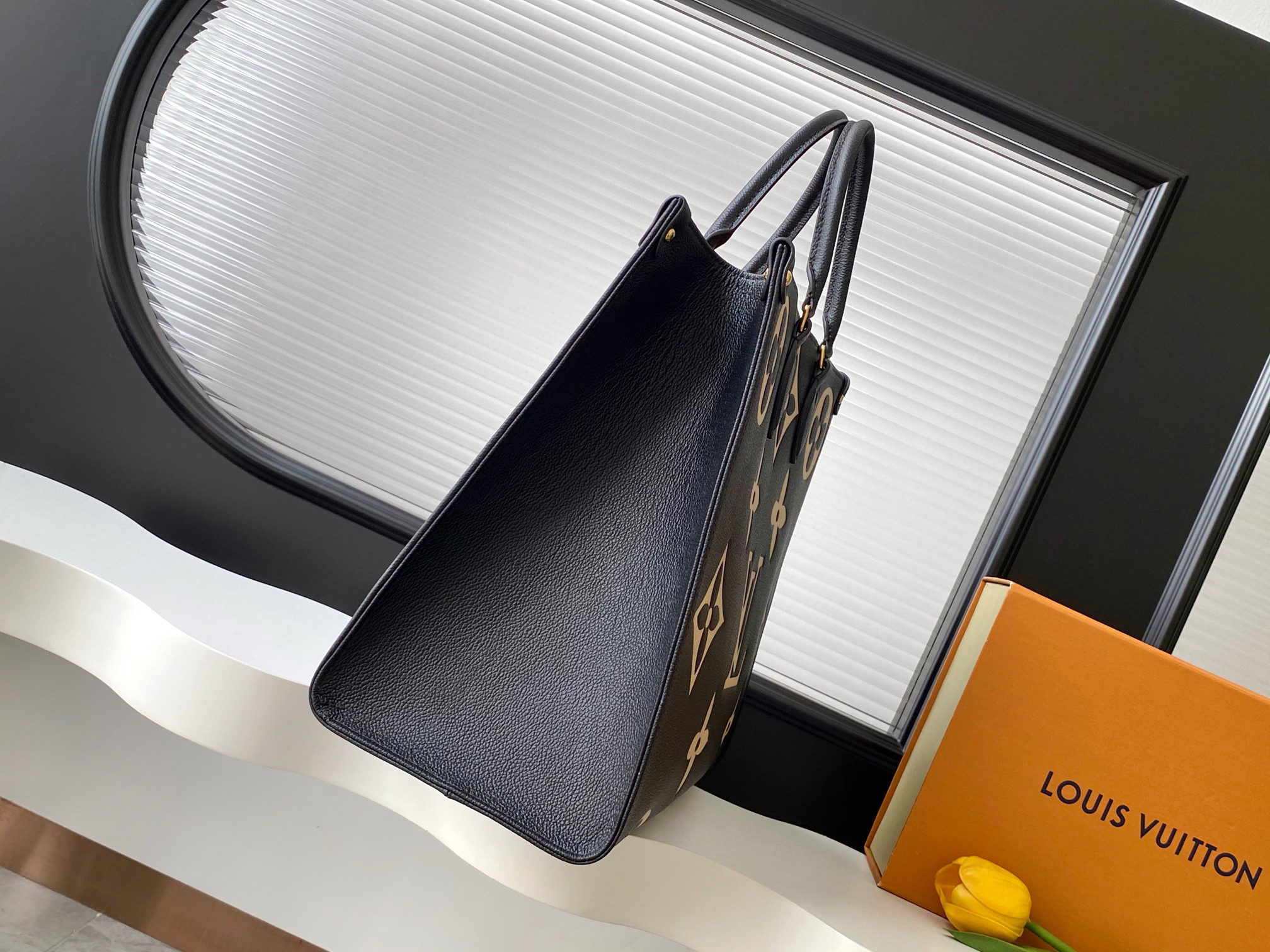 Louis Vuitton OnTheGo Large Handbag M45945 in Black - Image 2