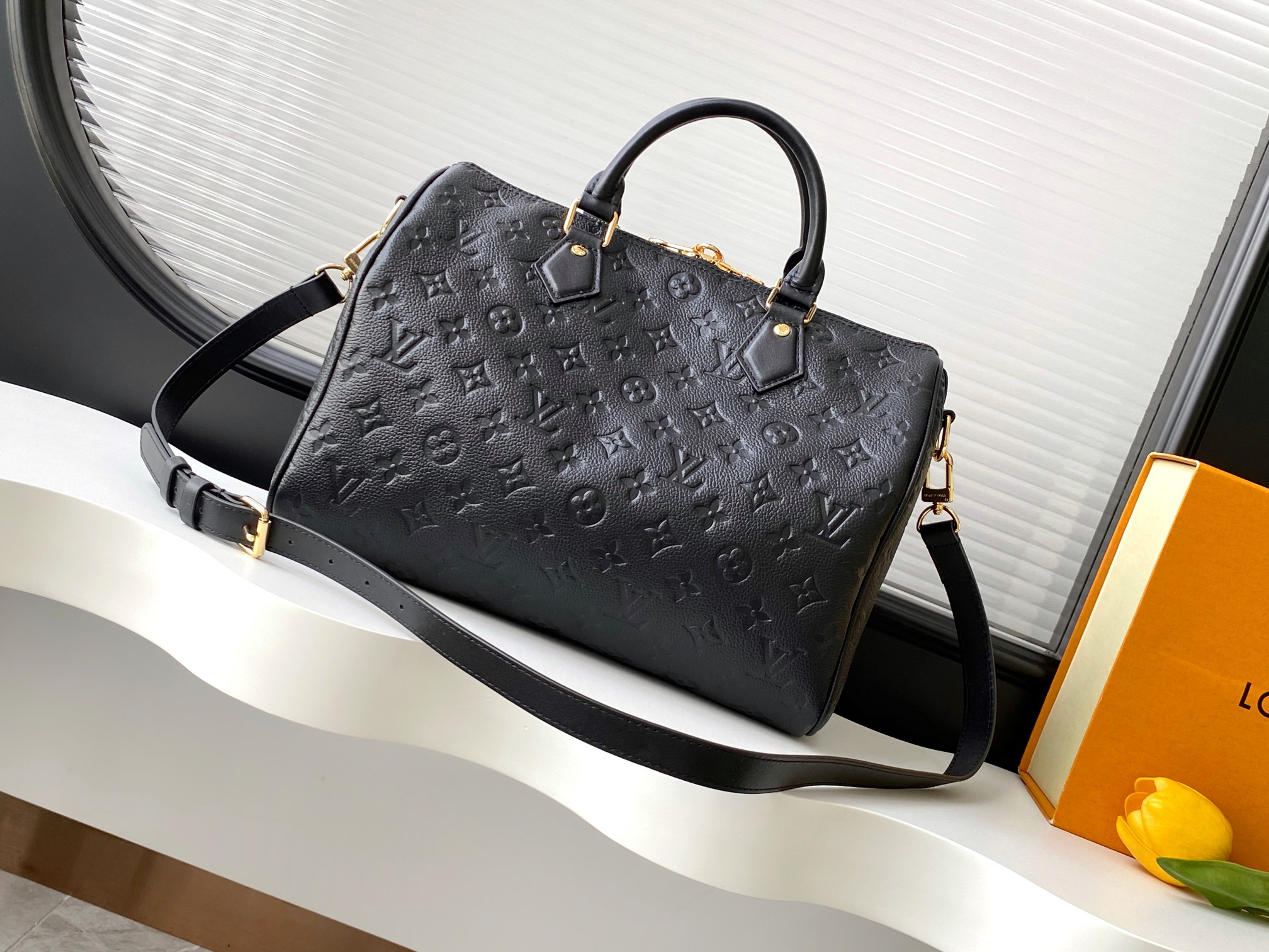 Louis Vuitton Speedy Soft 30 Handbag - Image 2