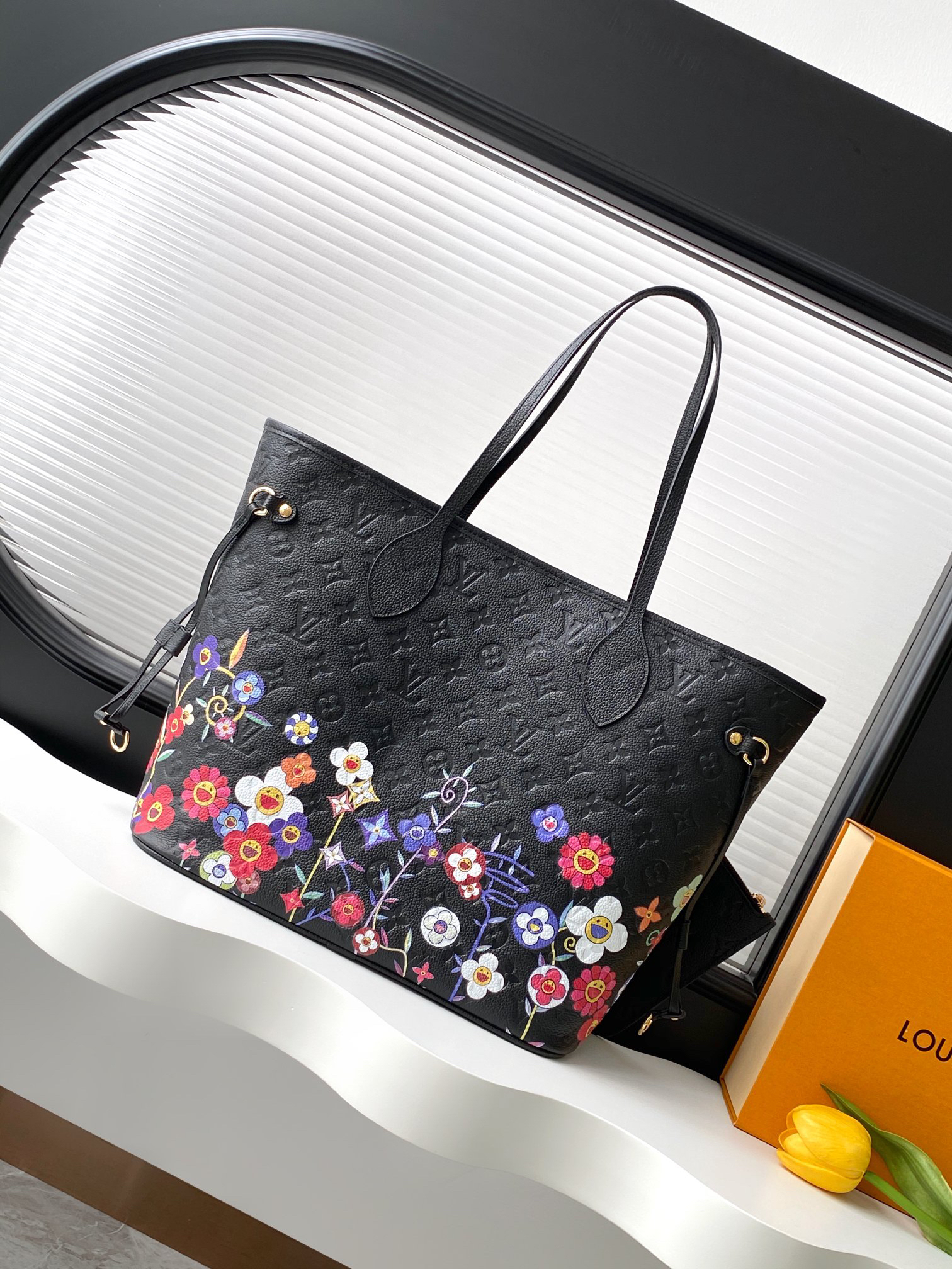 Louis Vuitton Neverfull Medium Shopping Tote - Image 2