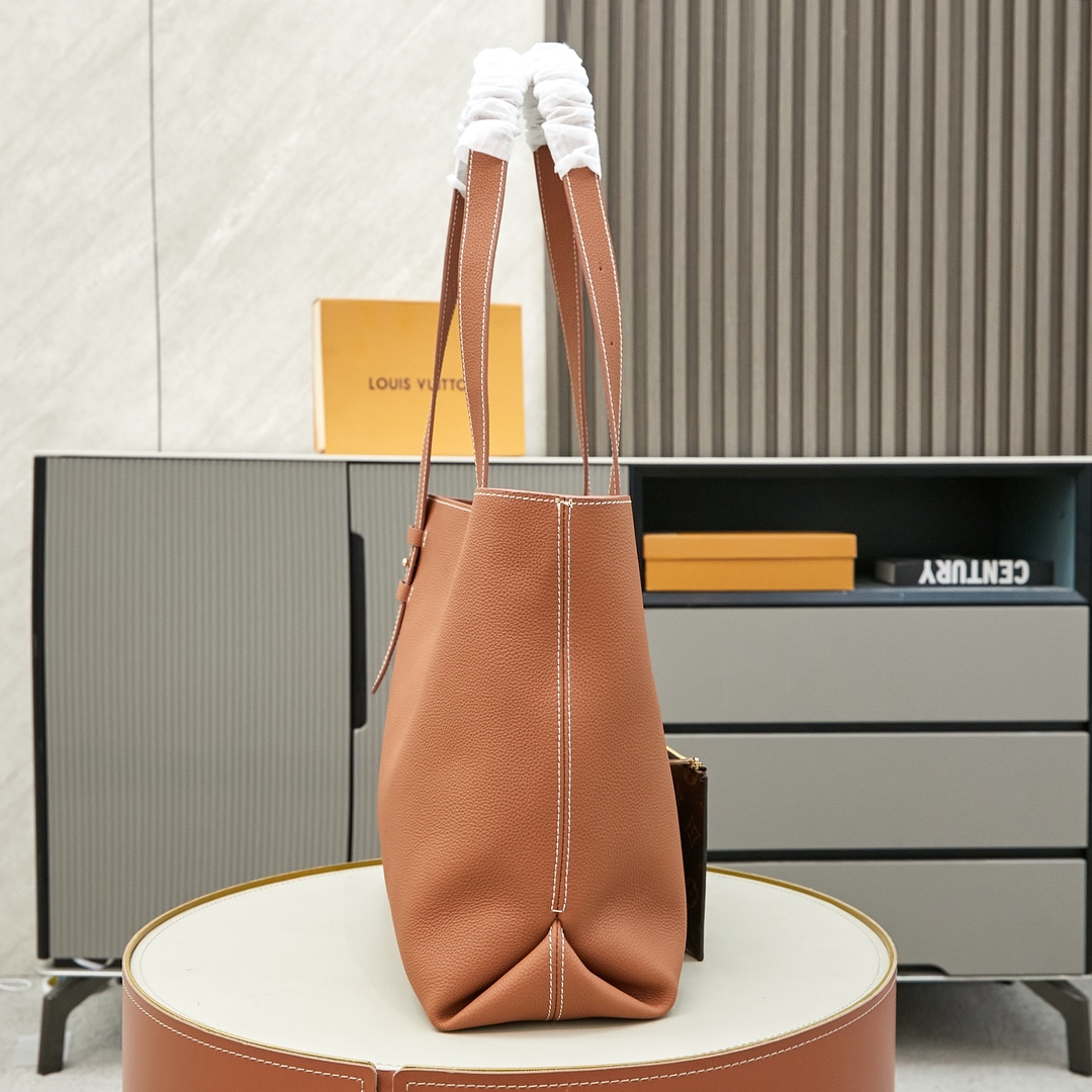 Saint Laurent Low Key Cabas Medium Tote Bag - Image 2