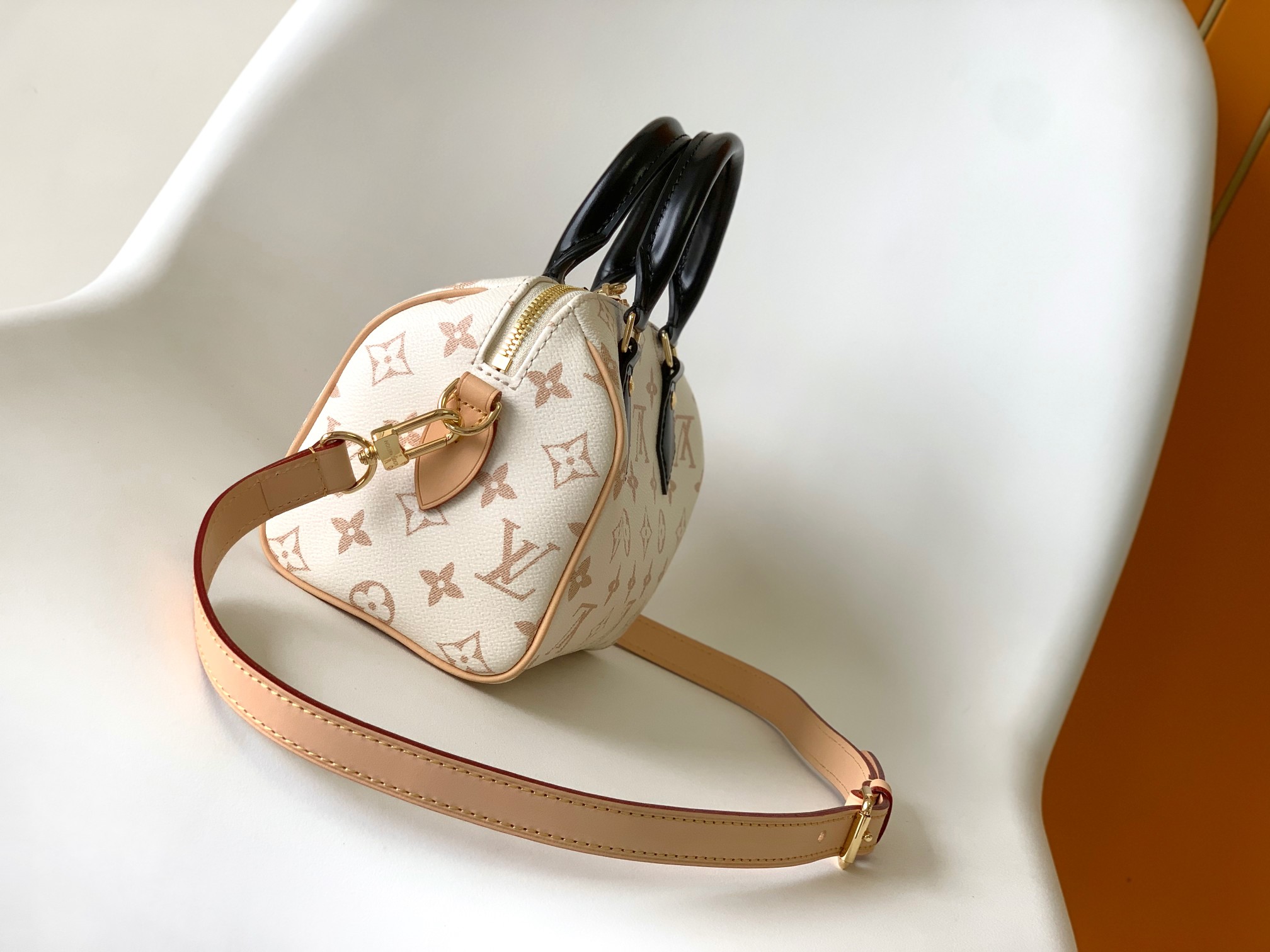 Louis Vuitton Speedy Bandoulière 20 Monogram Shoulder Bag - Image 2