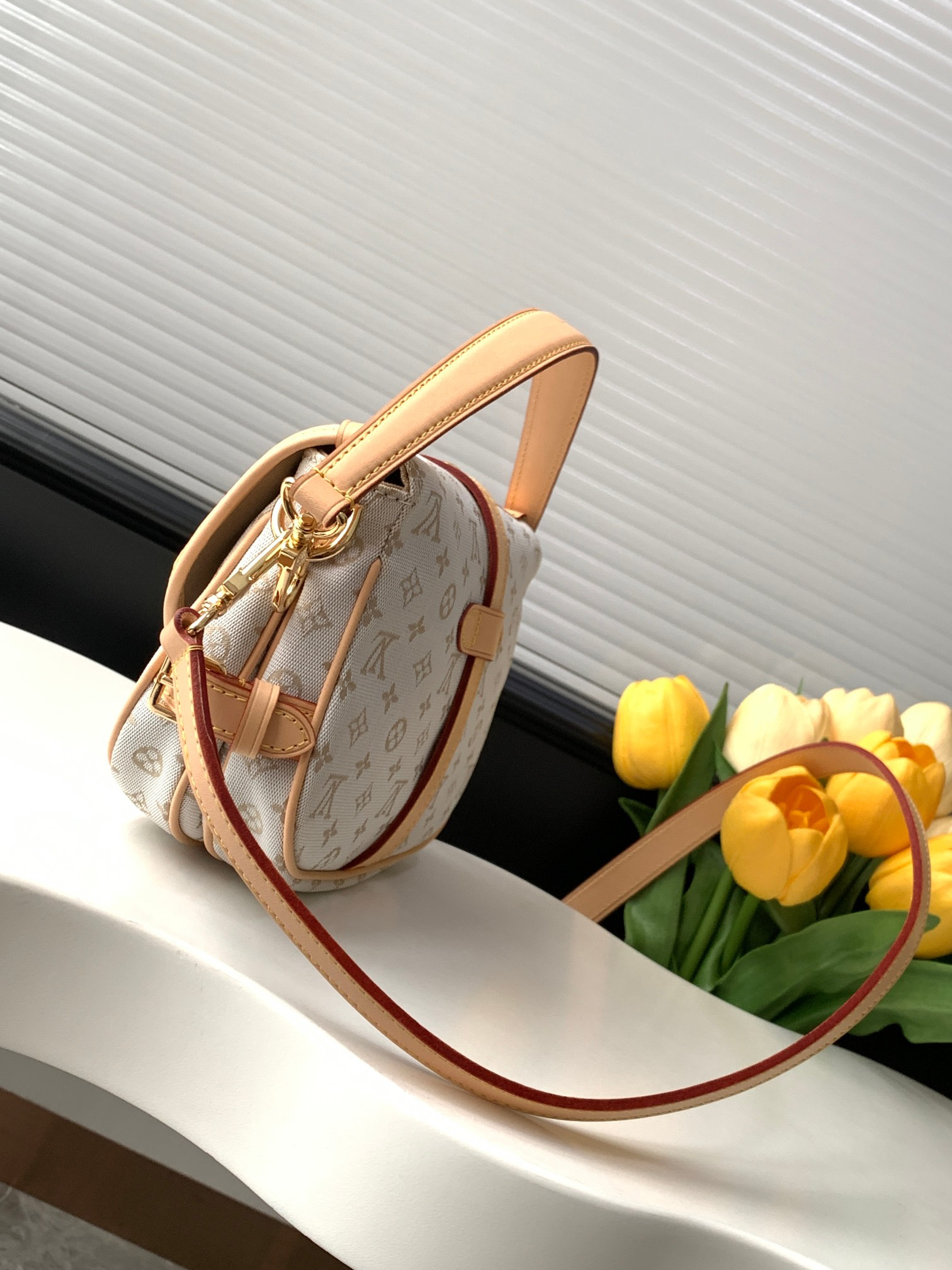 Louis Vuitton Saumur BB Handbag - Image 2