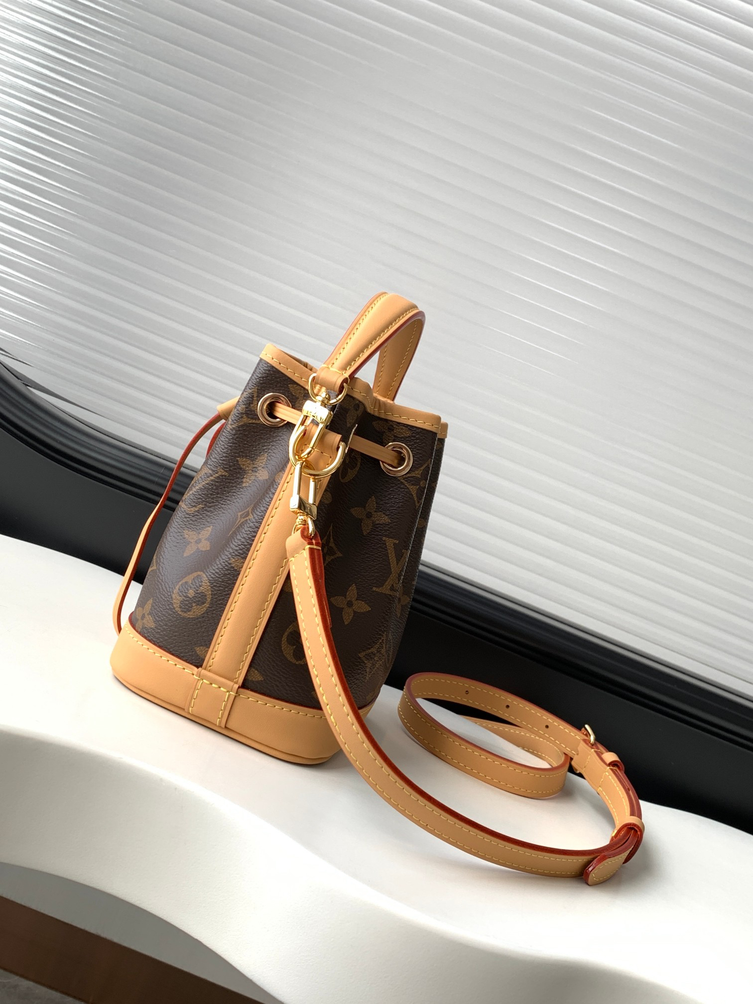 Louis Vuitton Nano Noé Handbag M81266 - Image 2