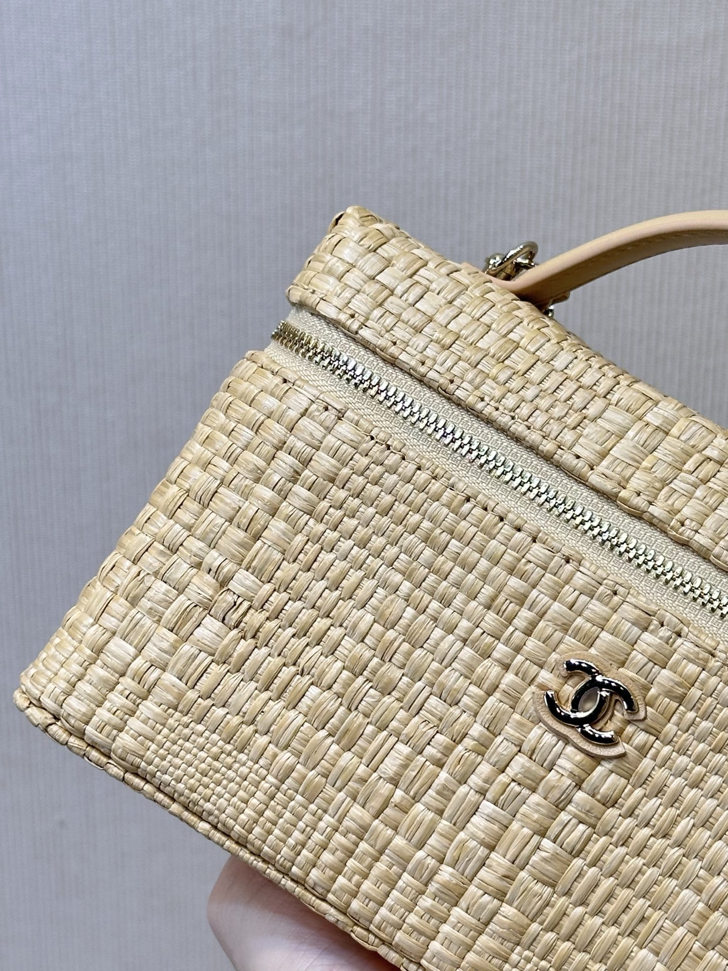 Chanel 26P Woven Box Bag - Image 2