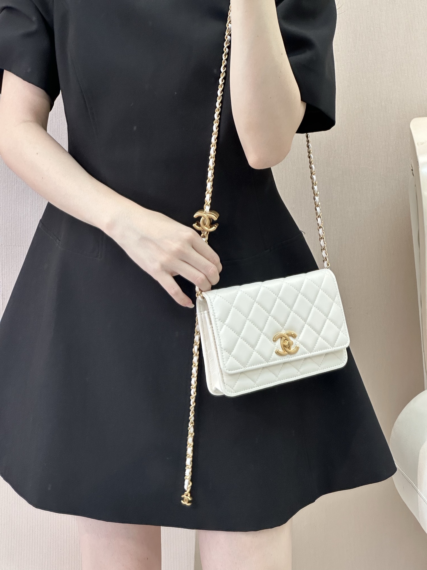 Women's Lambskin Crossbody Bag with Chain Strap - Image 2