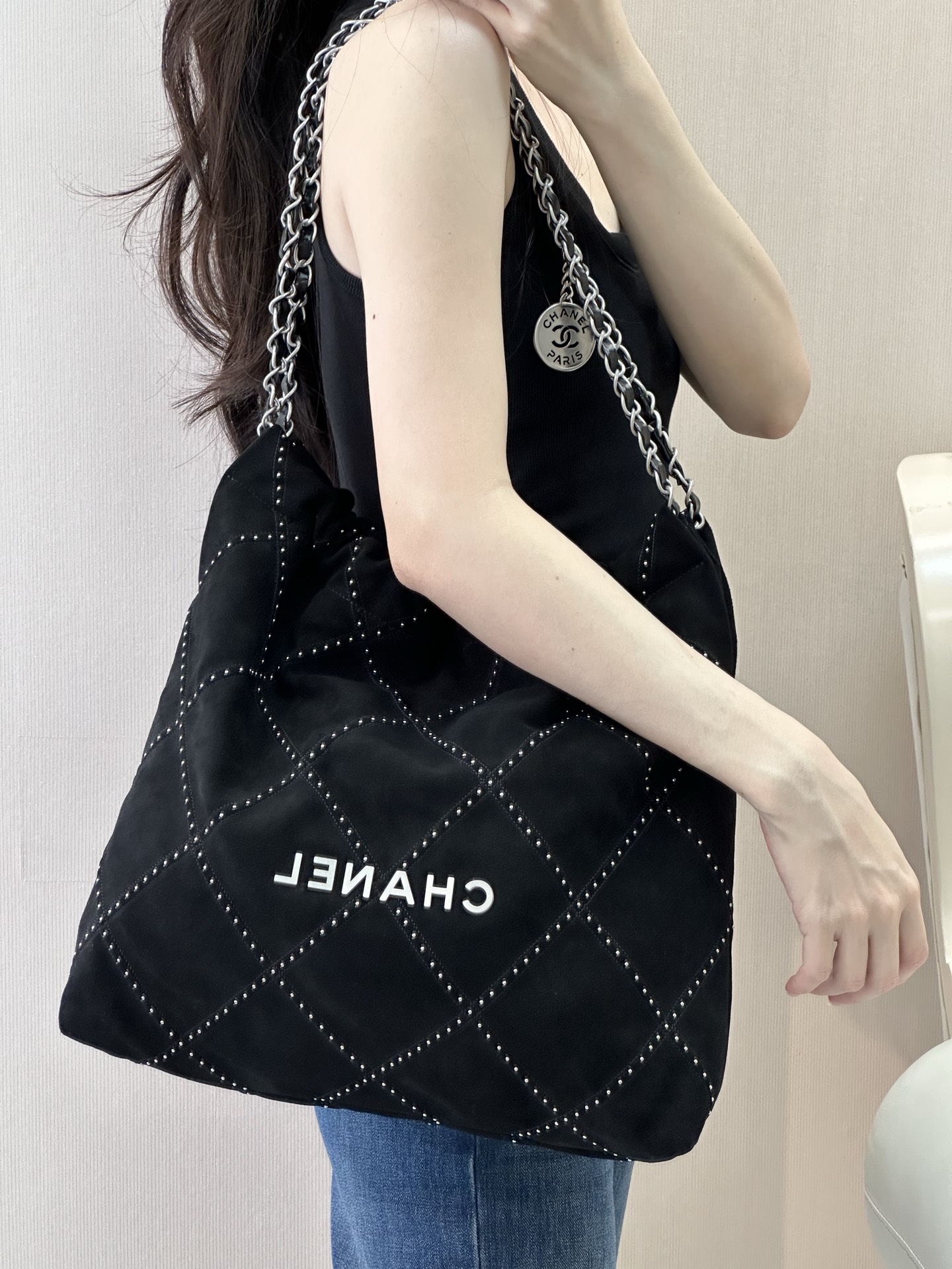 Chanel 22 Shoulder Bag - Image 2