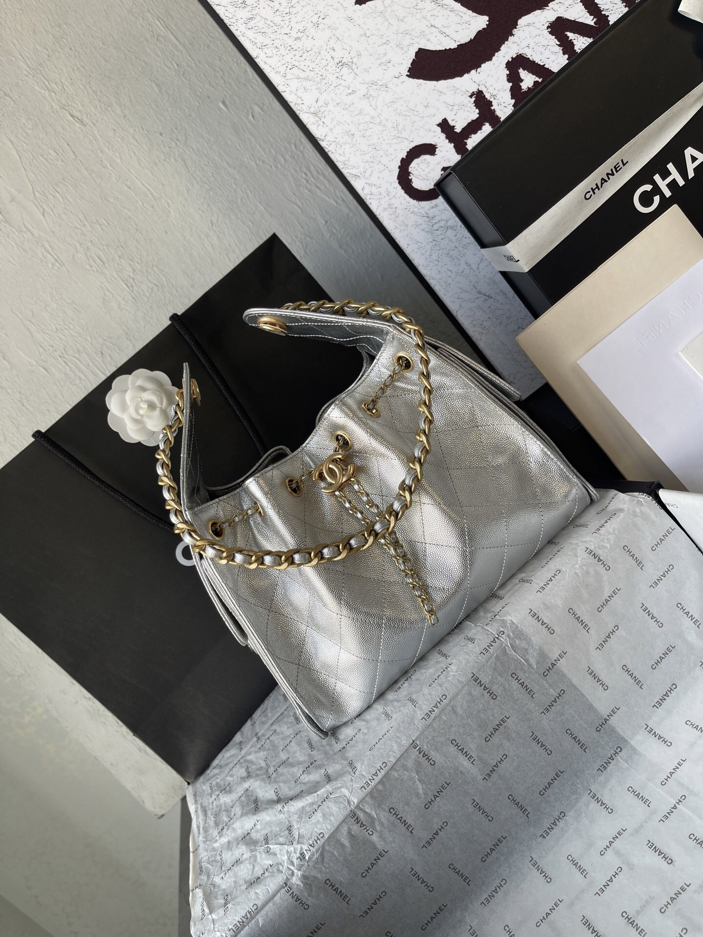 Chanel 25C Quilted Hobo Shoulder Bag - Image 2