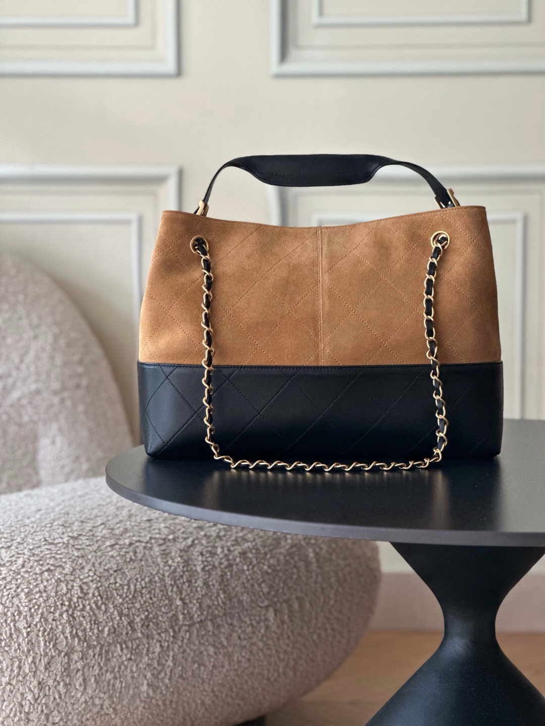 Leather Handbag with Geometric Pattern and Color-Blocked Design - Image 2
