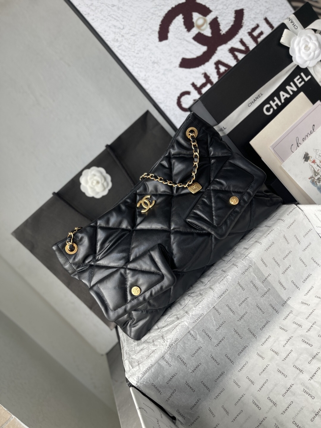 Chanel AS5740 Lambskin Underarm Shoulder Bag - Image 2