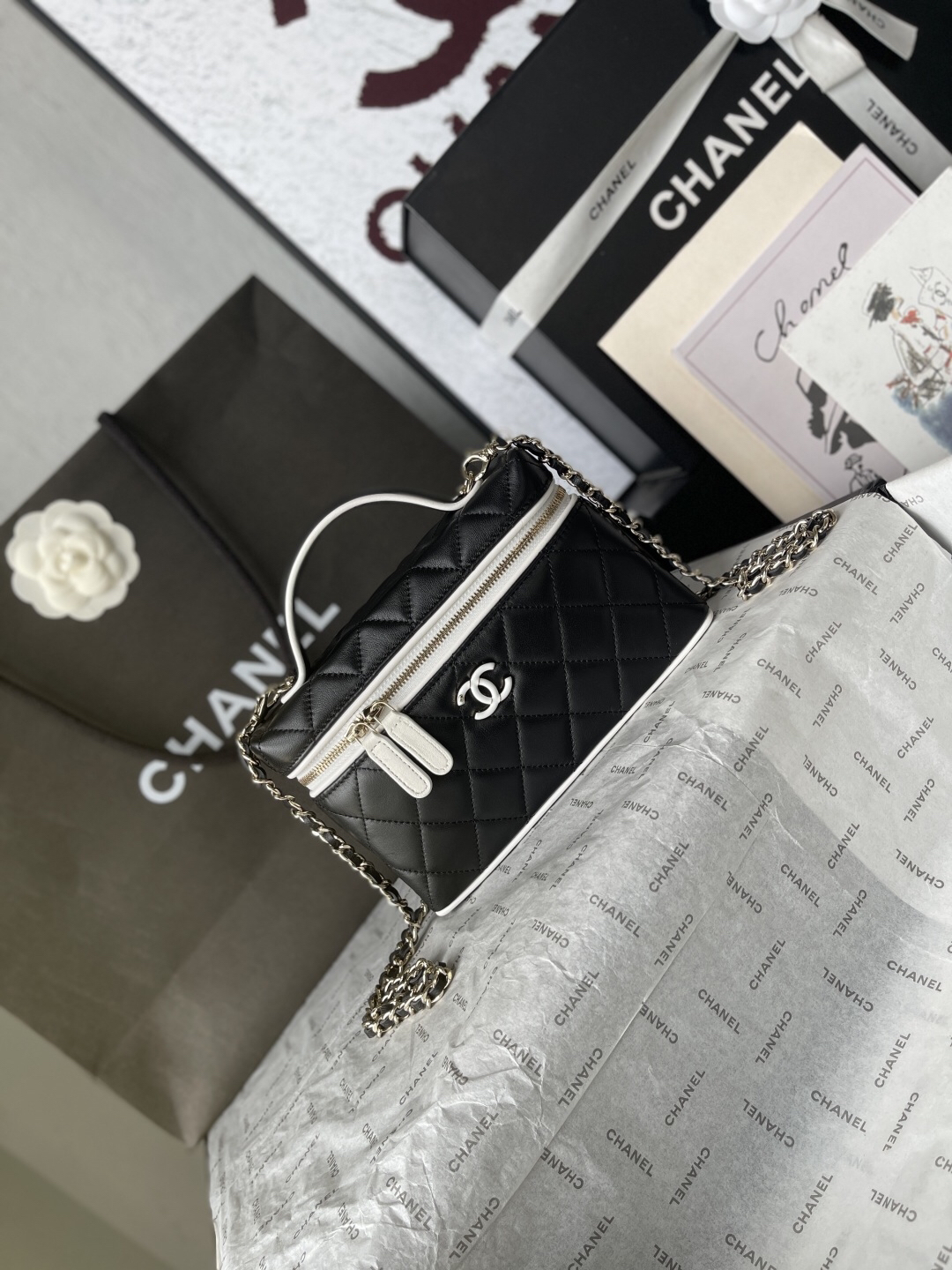 Chanel 26P Panda-Inspired Small Box Bag - Image 2