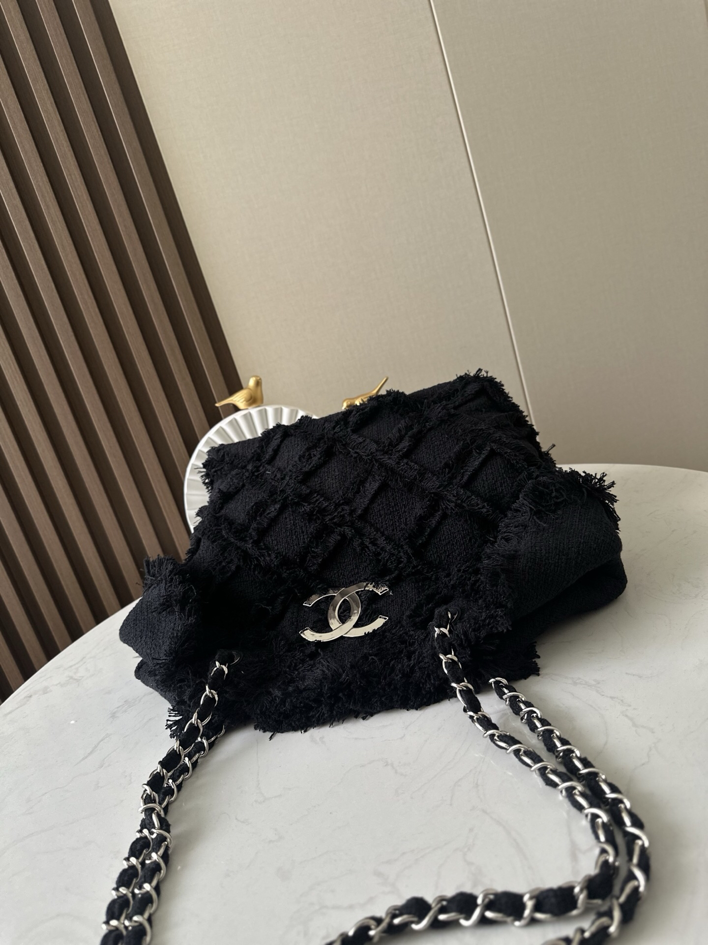 Black Vintage Linen-Blend Straw Tote Bag - Image 2