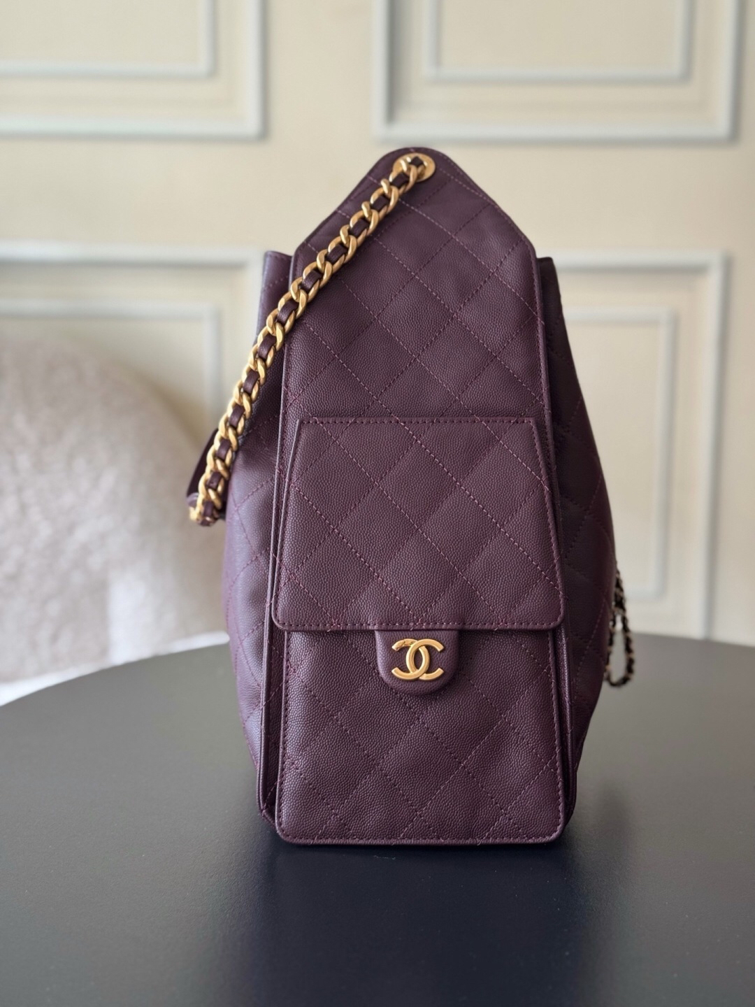 CHANEL 25C Textured Leather Hobo Shoulder Bag - Image 2