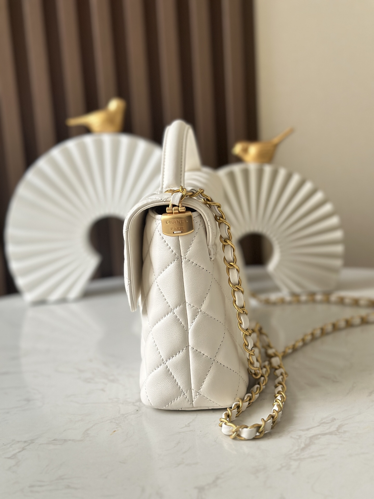 Black and Gold Kelly-Style Crossbody Bag - Image 2