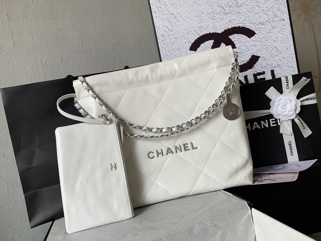 Chanel AS3260 2022 Oil-Waxed Calfskin Shoulder Bag - Image 2