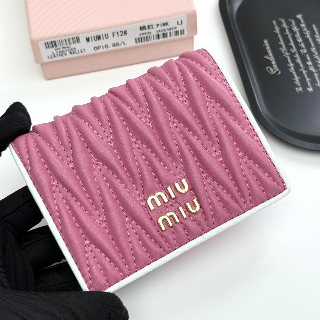 Miu Miu Matelasse Lambskin Wallet - Image 2
