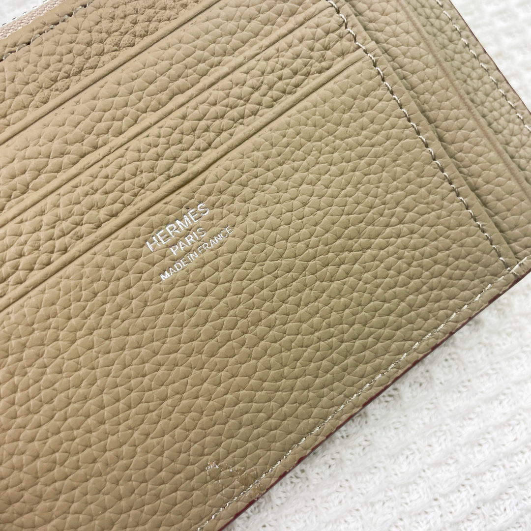 Hermes City 8CC Business Card Holder in Togo Calfskin - Image 2
