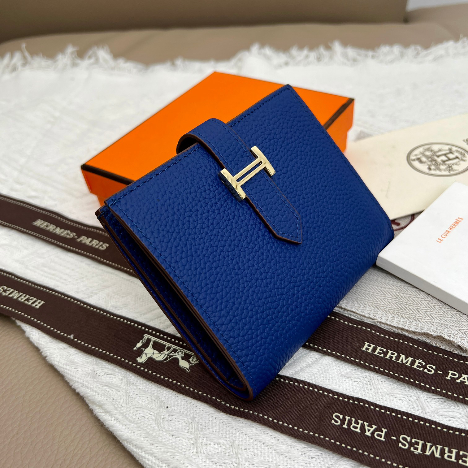 Hermes Vertical Leather Wallet - Image 2