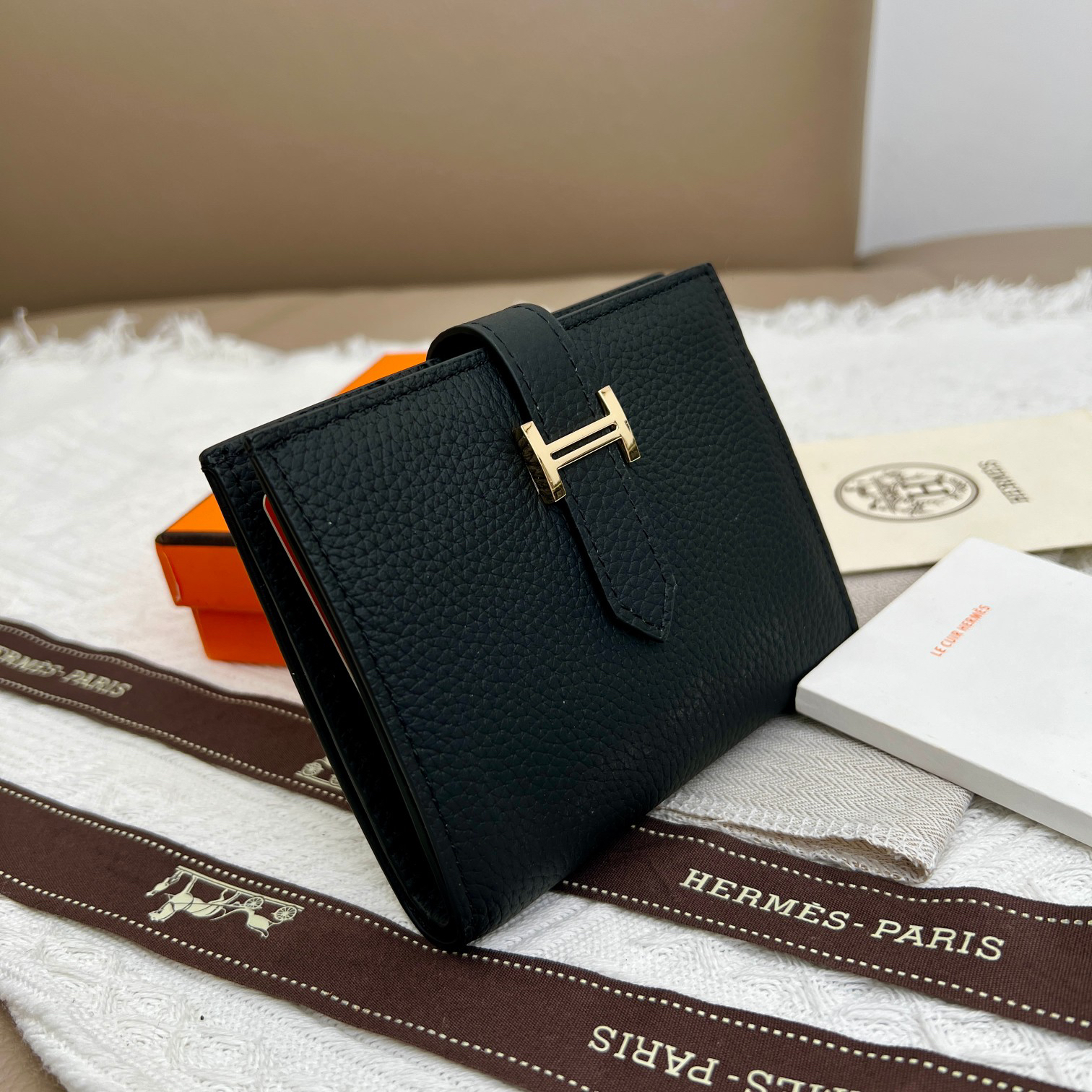 Hermes Vertical Leather Wallet - Image 2