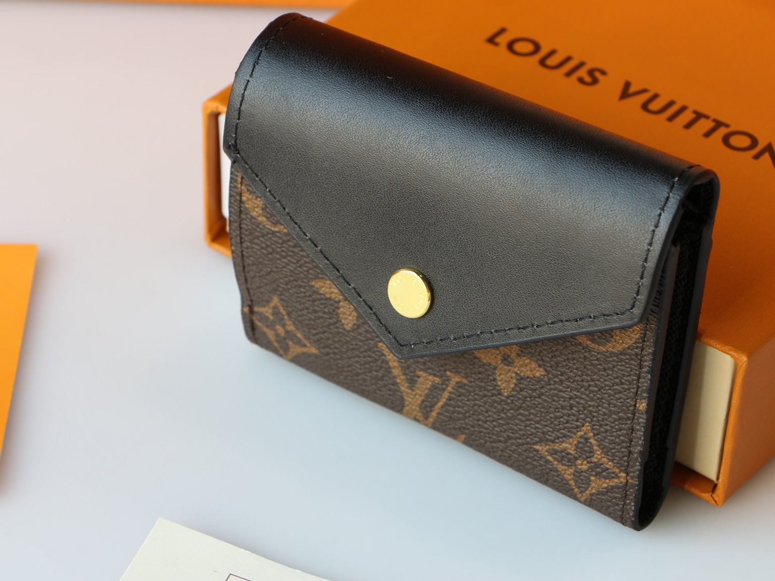 Louis Vuitton Zoe Wallet M62933 - Image 2